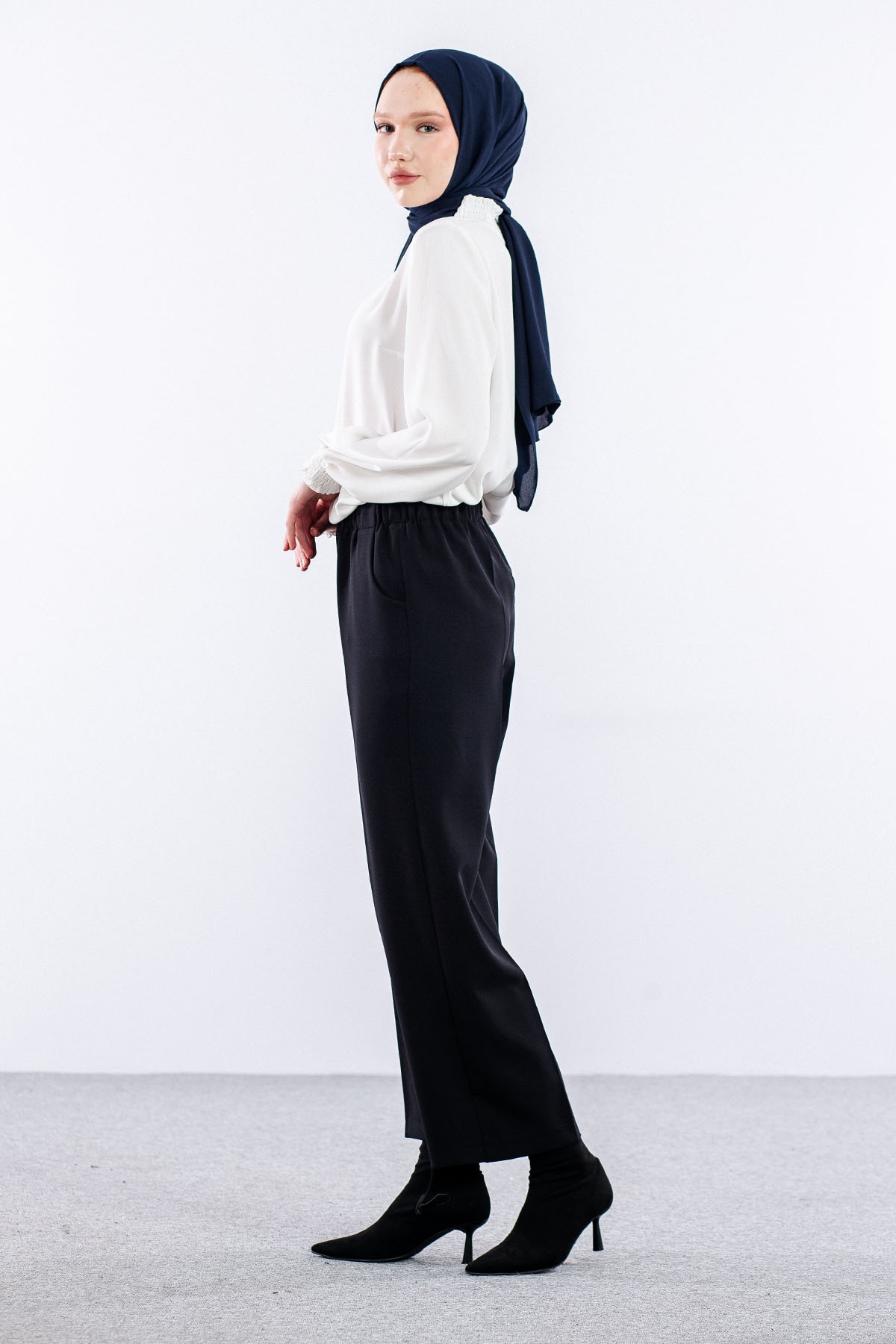 002 Pantolon 38-52 - Siyah - - 2