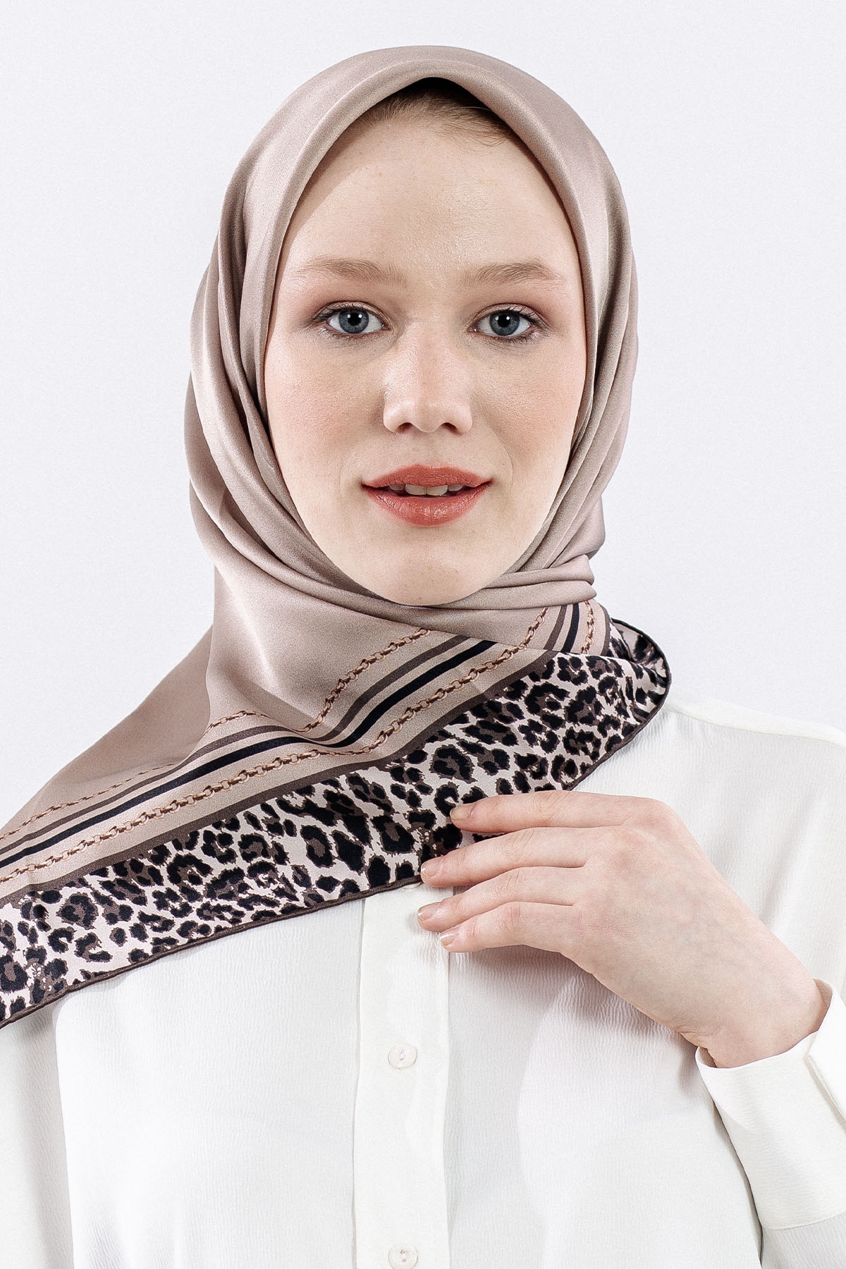 10748 İpek Eşarp Leo - Vizon - 1