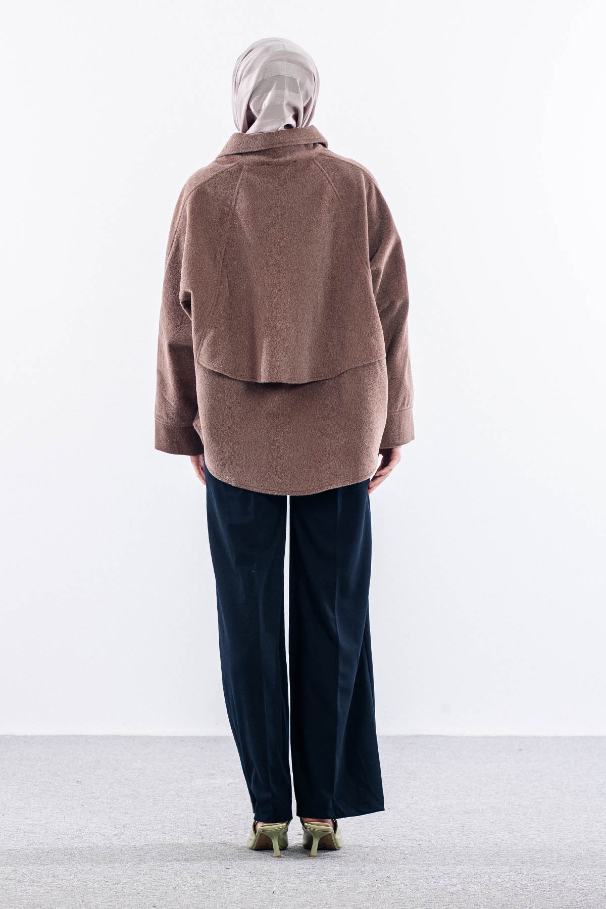 1215-00 Kisa Triko Ceket Tek - Kahve - 5