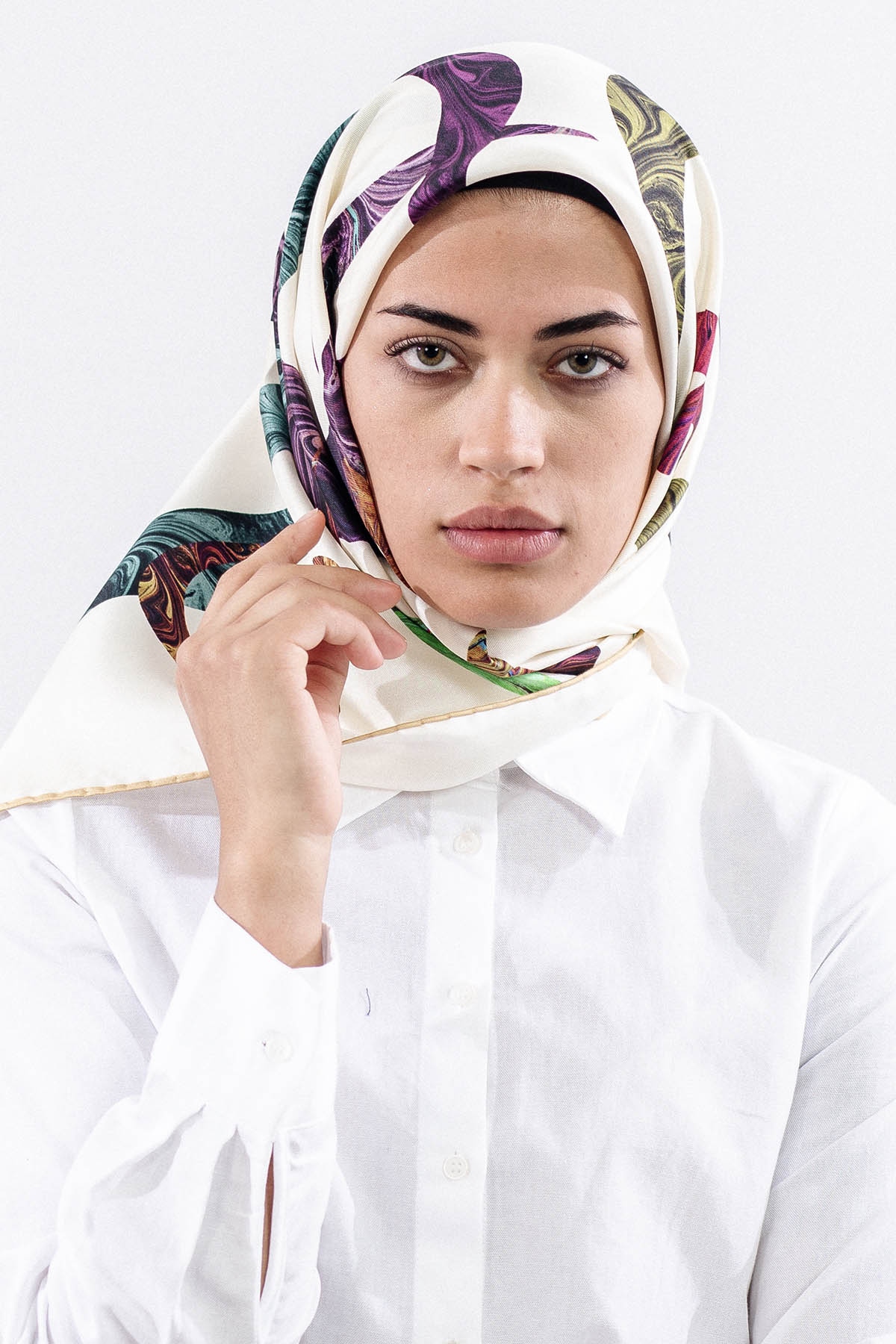 157 İpek Eşarp 90*90 Vav Desen - Krem - 1