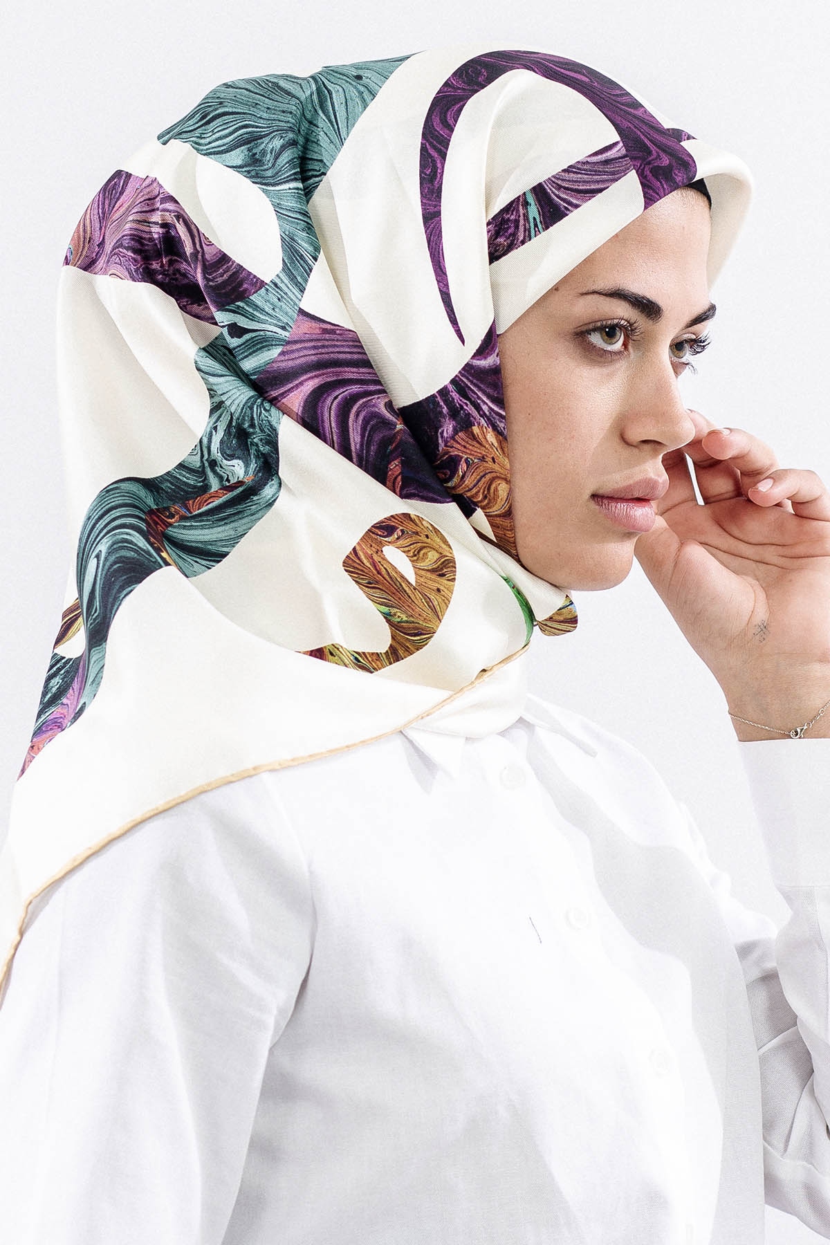 157 İpek Eşarp 90*90 Vav Desen - Krem - 2