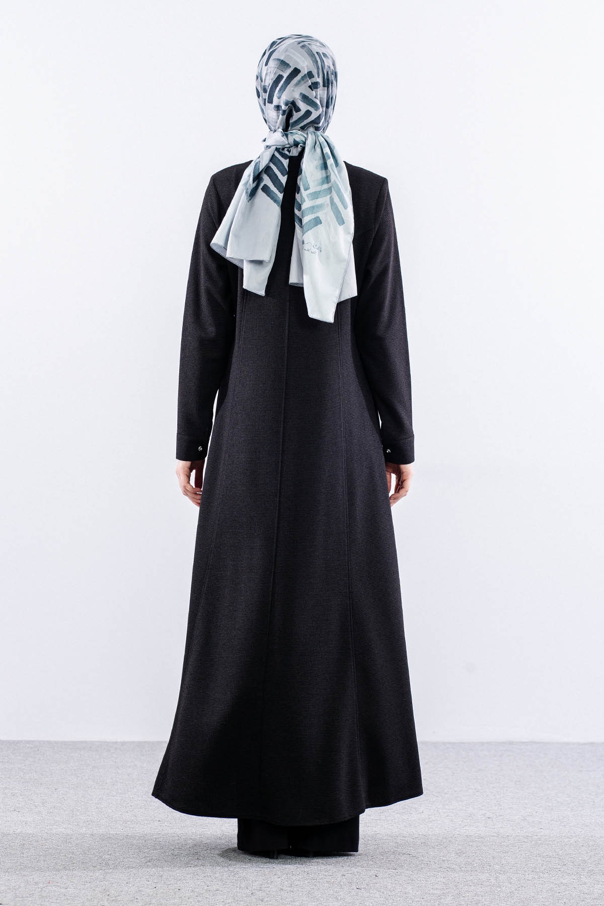 1611 Ferace 40-50 Saliha Luna Kis Kumas - Siyah - 4