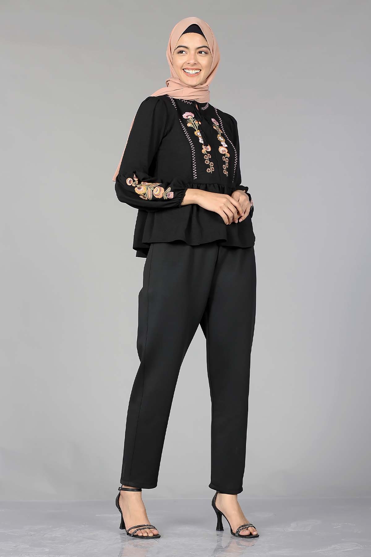 1736 Bluz 38-44 ççk Nkş - Siyah - 1