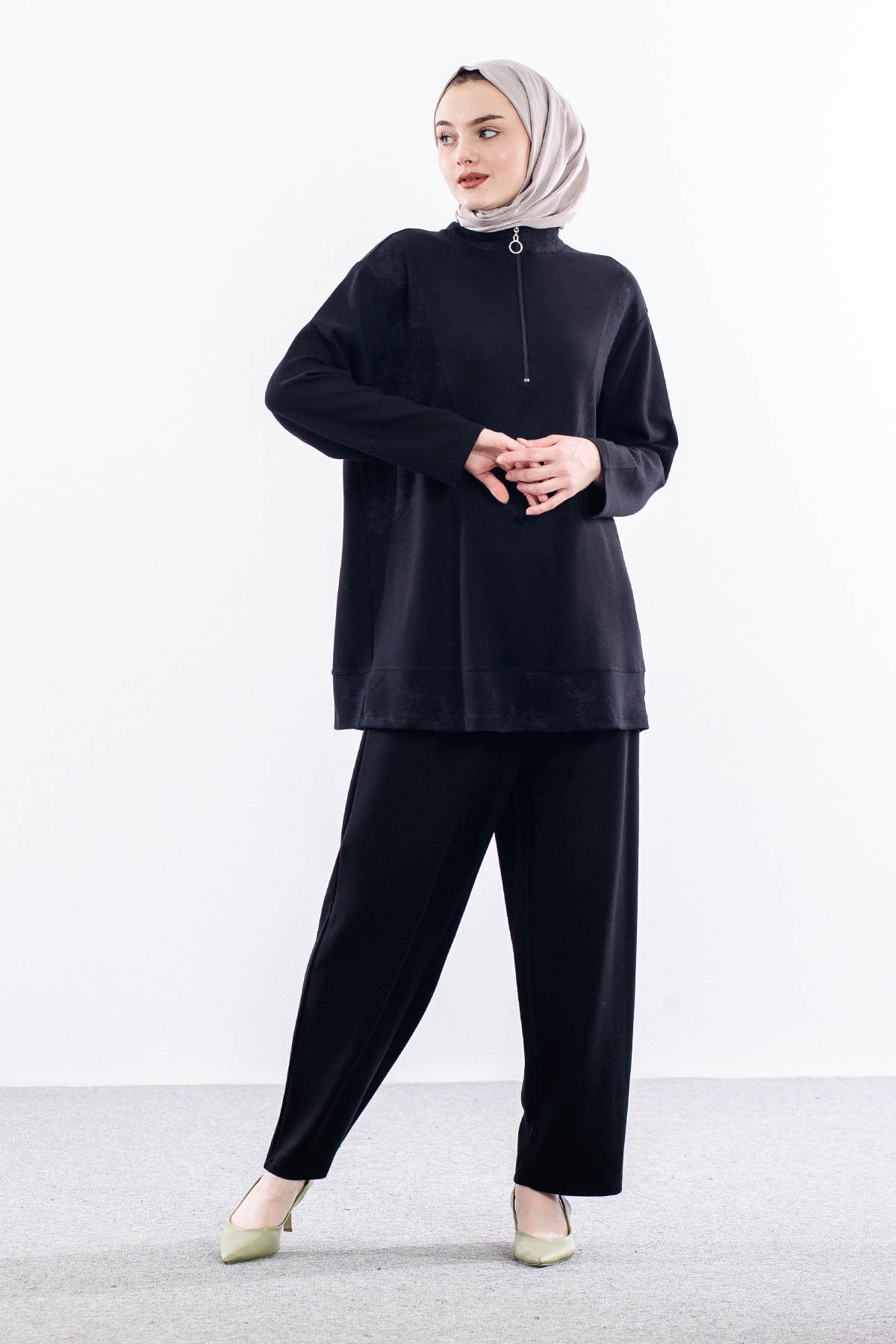 2032 Takim 42-48 Yuksek Yaka - Siyah - 2