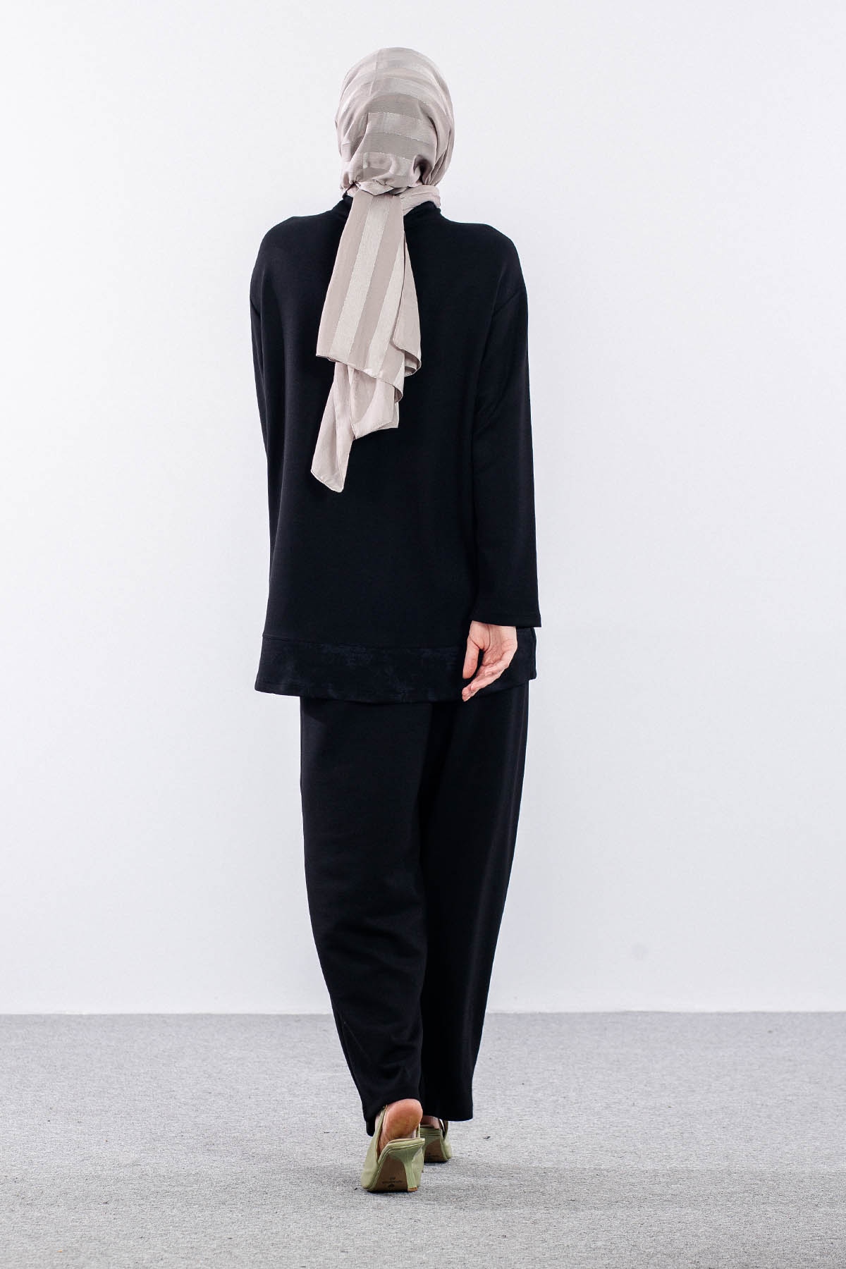 2032 Takim 42-48 Yuksek Yaka - Siyah - 4