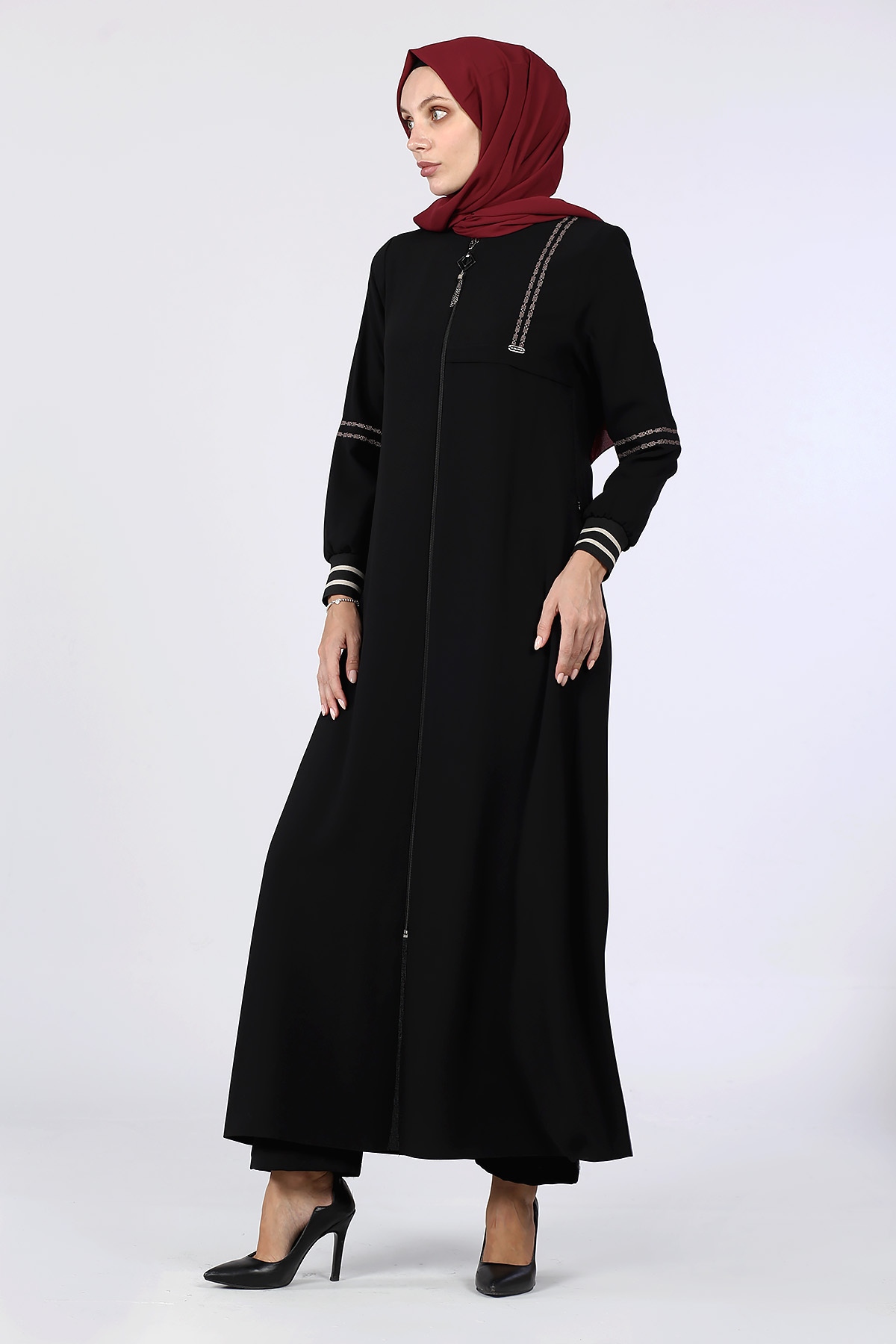 Kolu Çift Çizgi Detaylı İşlemeli Ferace Siyah - 2