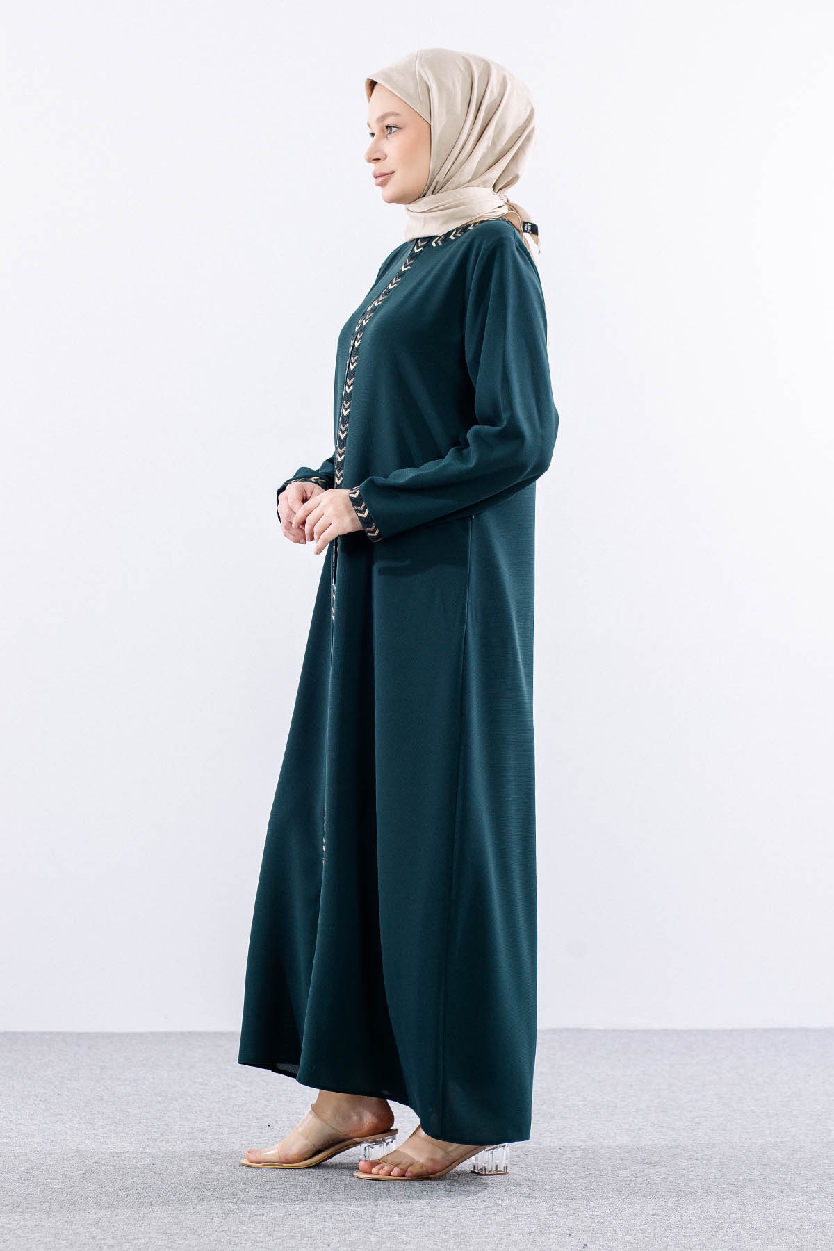 2202 şik Ferace 46-56 - Zumrut - 2