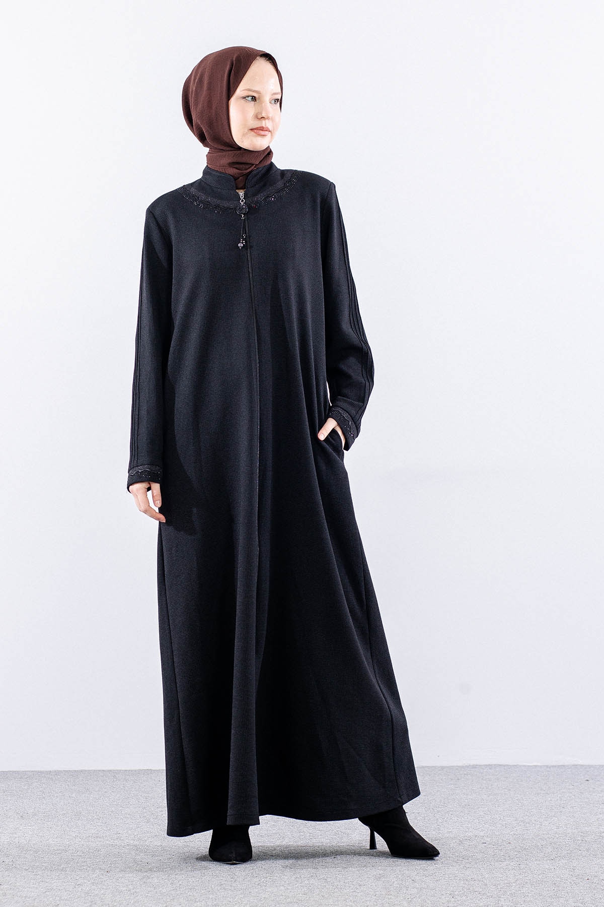 2318 Ferace 46-52 Yaka Kol Tas Detay - Siyah - 2