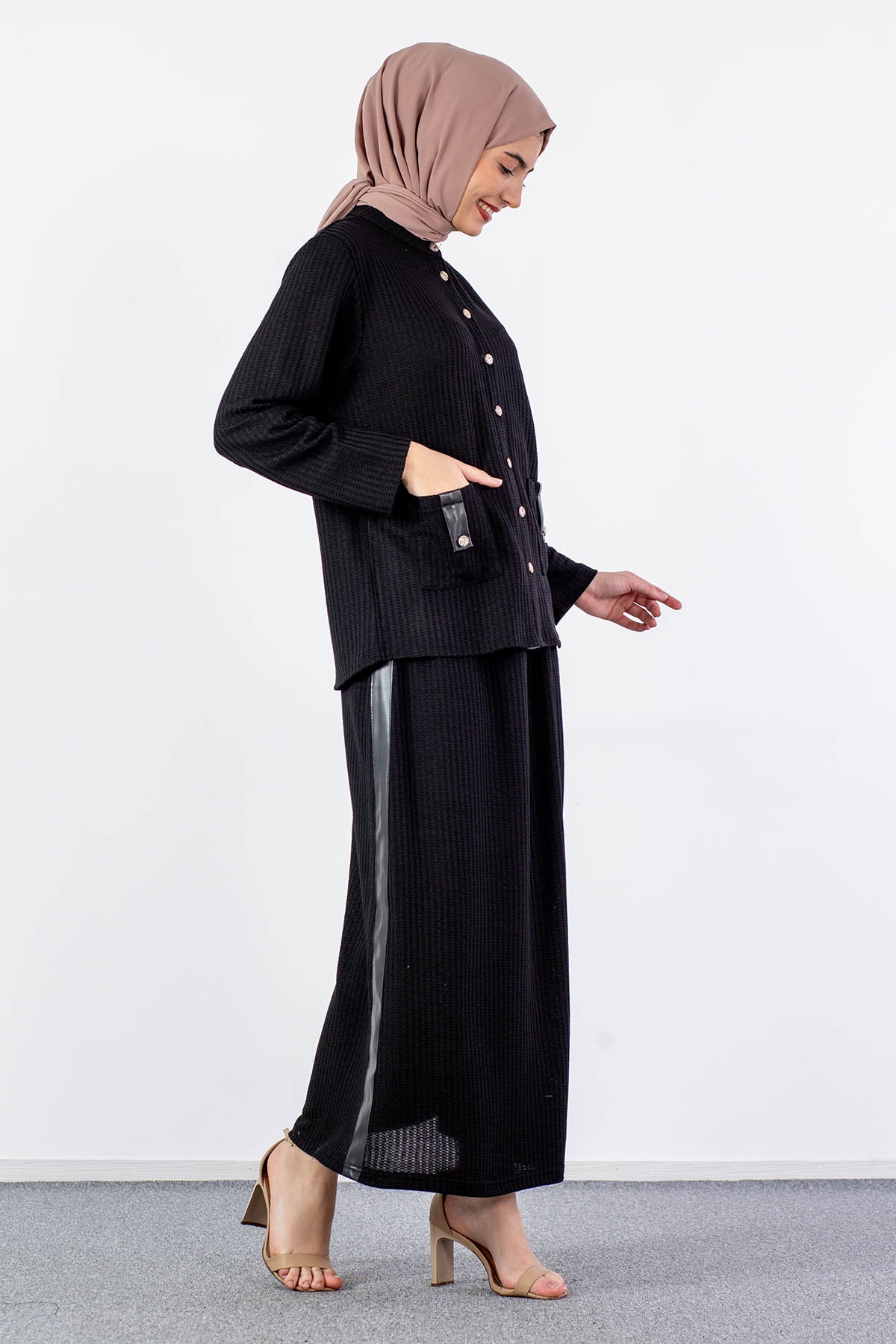 24270 E.takim 44-46 - Siyah - 2