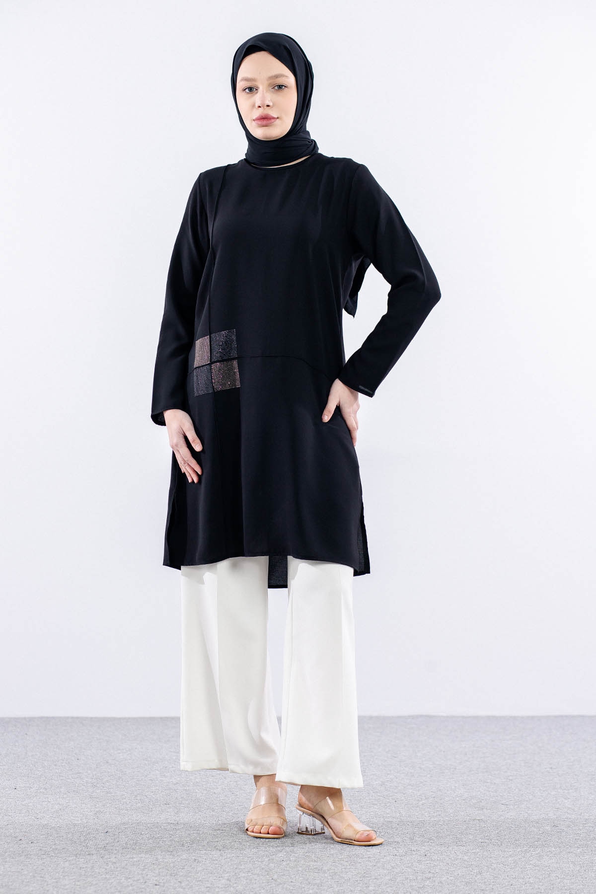 2429 Tunik 42-48 Kare - Siyah - 1