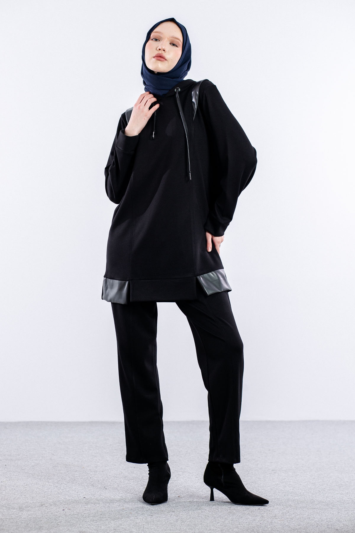 24313 Takim 44-46 - Siyah - 2