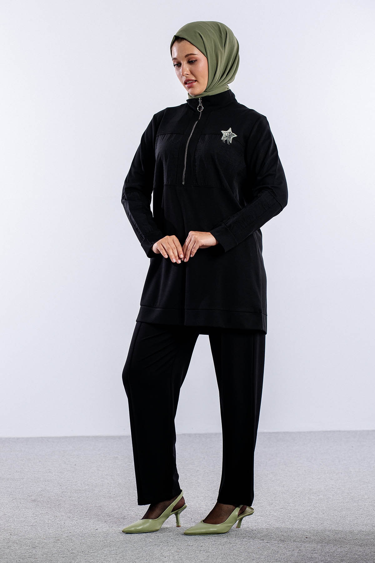 24323 Takim 44-46 Parasut Garni Yildiz - Siyah - 2