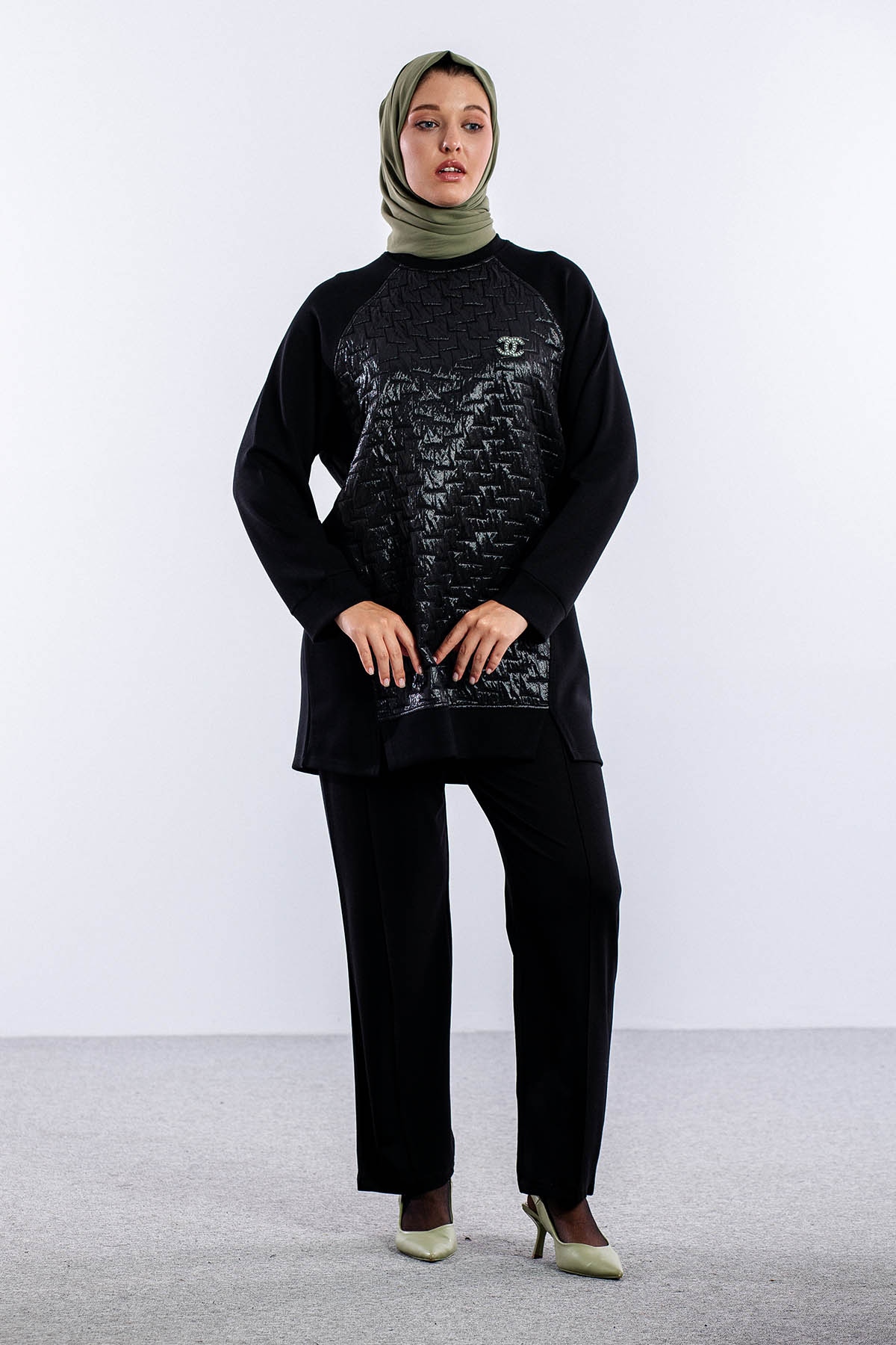 25280 Takim 44-46 Kapitone Garni - Siyah - 2