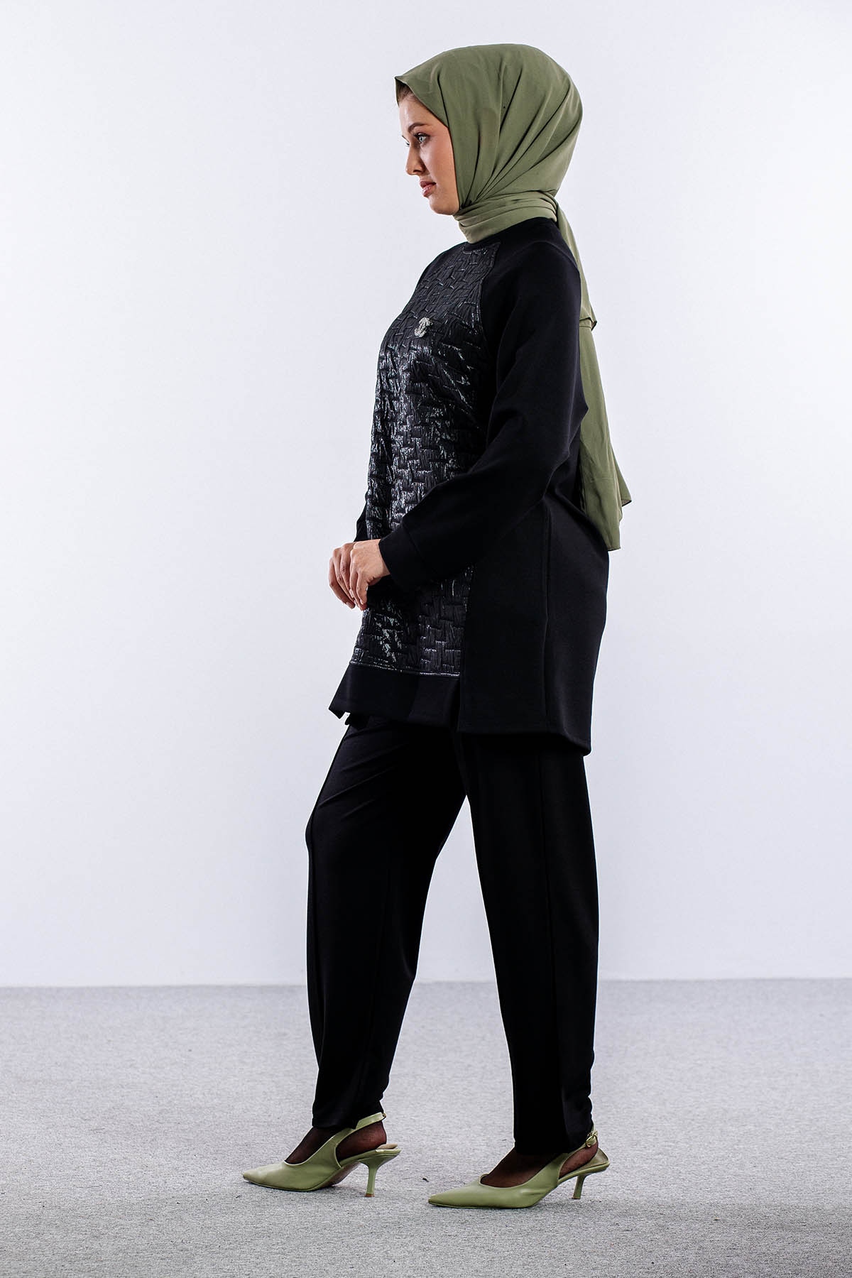 25280 Takim 44-46 Kapitone Garni - Siyah - 3