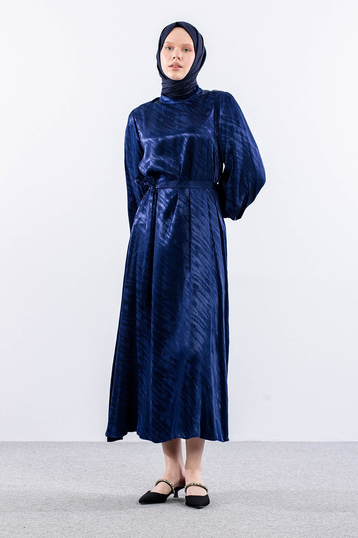 2573 Elbise 36-44 Balon Kol Saten Jakar Detay - Lacivert - 1