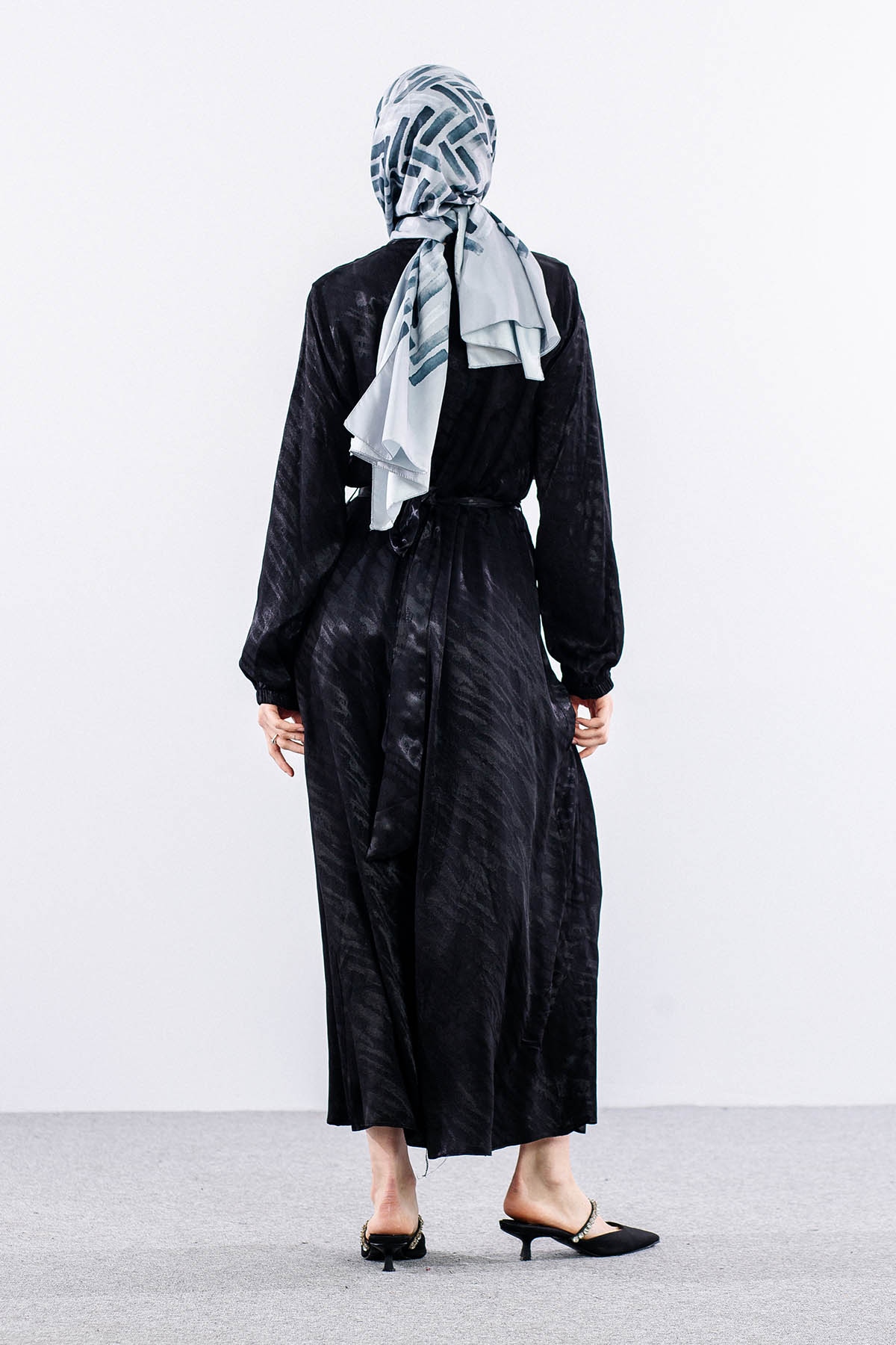 2575 Elbise 40-48 Saten Jakar - Siyah - 5