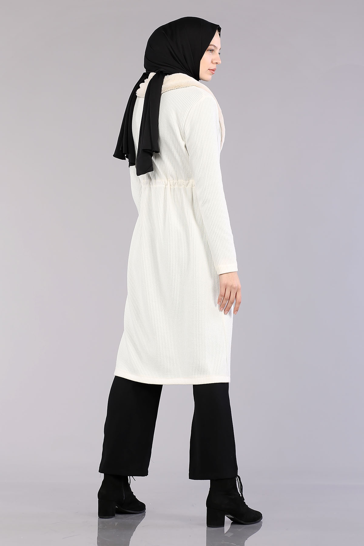 28948 Peluş Yaka Hirka Tek - Ekru - 3