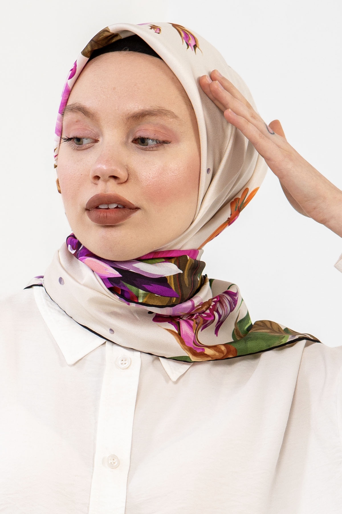 3237 İpek Eşarp 90*90 - Krem - 1