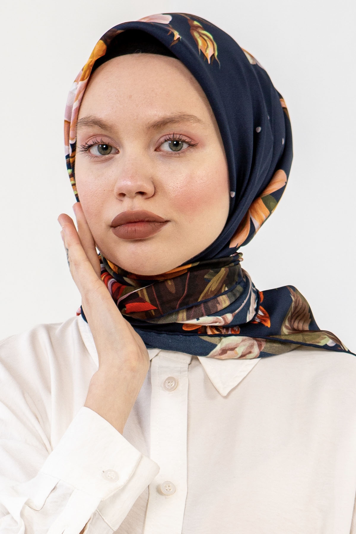 3237 İpek Eşarp 90*90 - Lacivert - 1