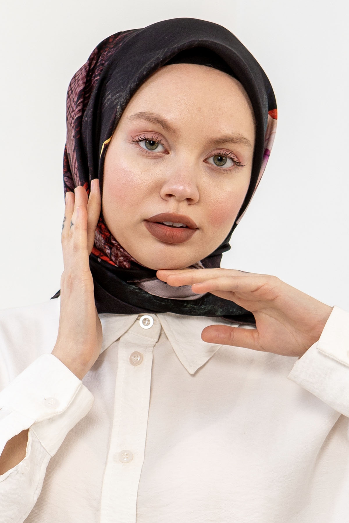 3240 İpek Eşarp 90*90 - Siyah_kirmizi - 1