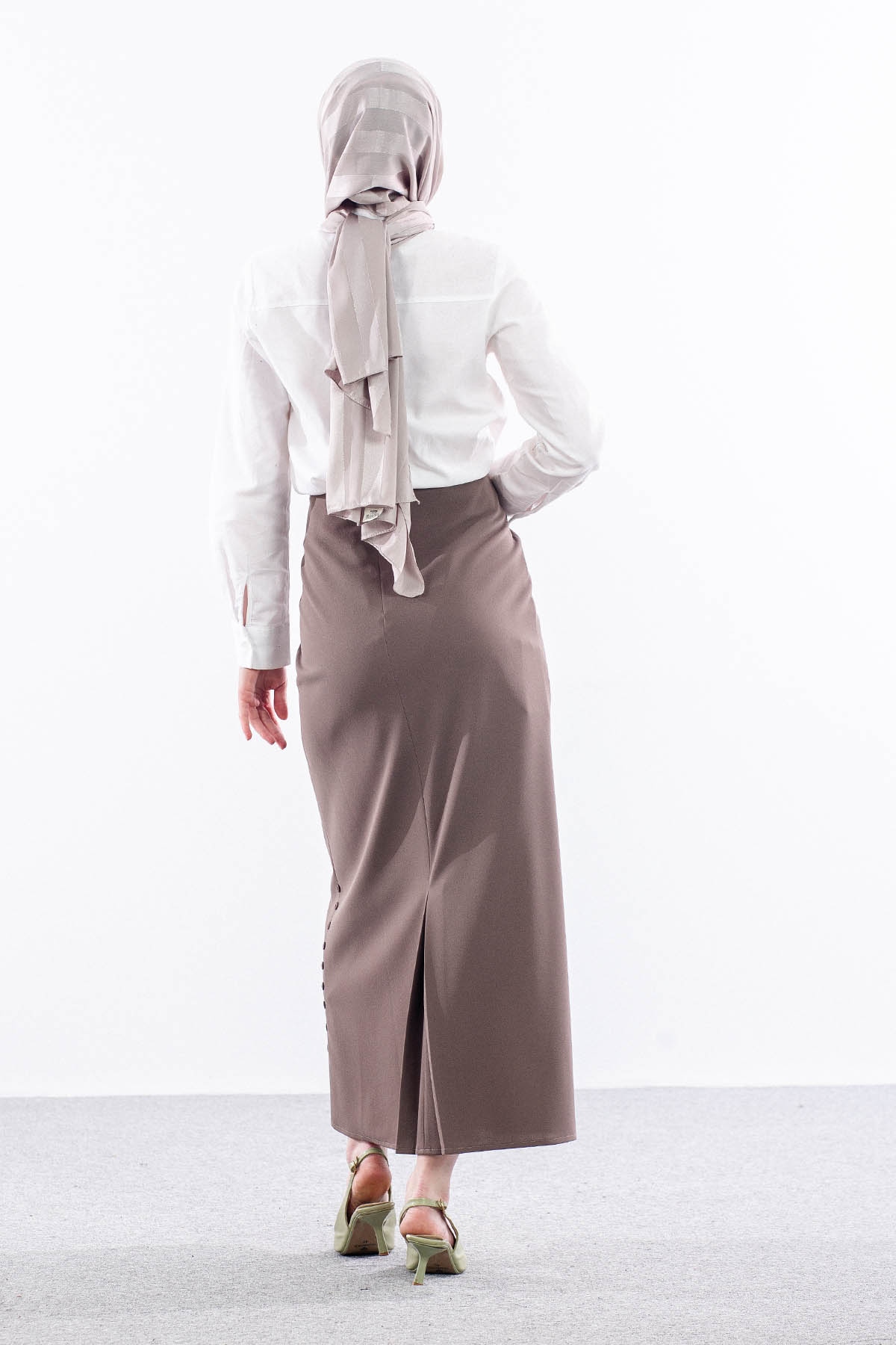 3349 Etek 42-52 Dugme Detay Kalem - Vizon - 4