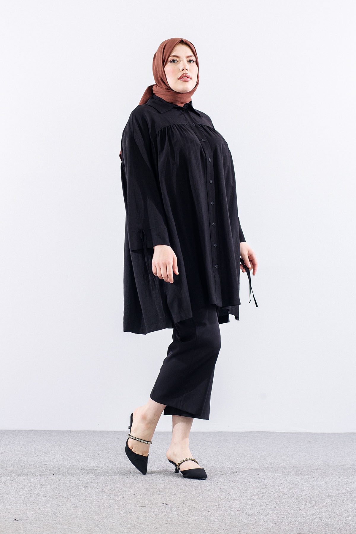 36506  Tunik Tek Kolu Pi̇leli̇ - Siyah - 1