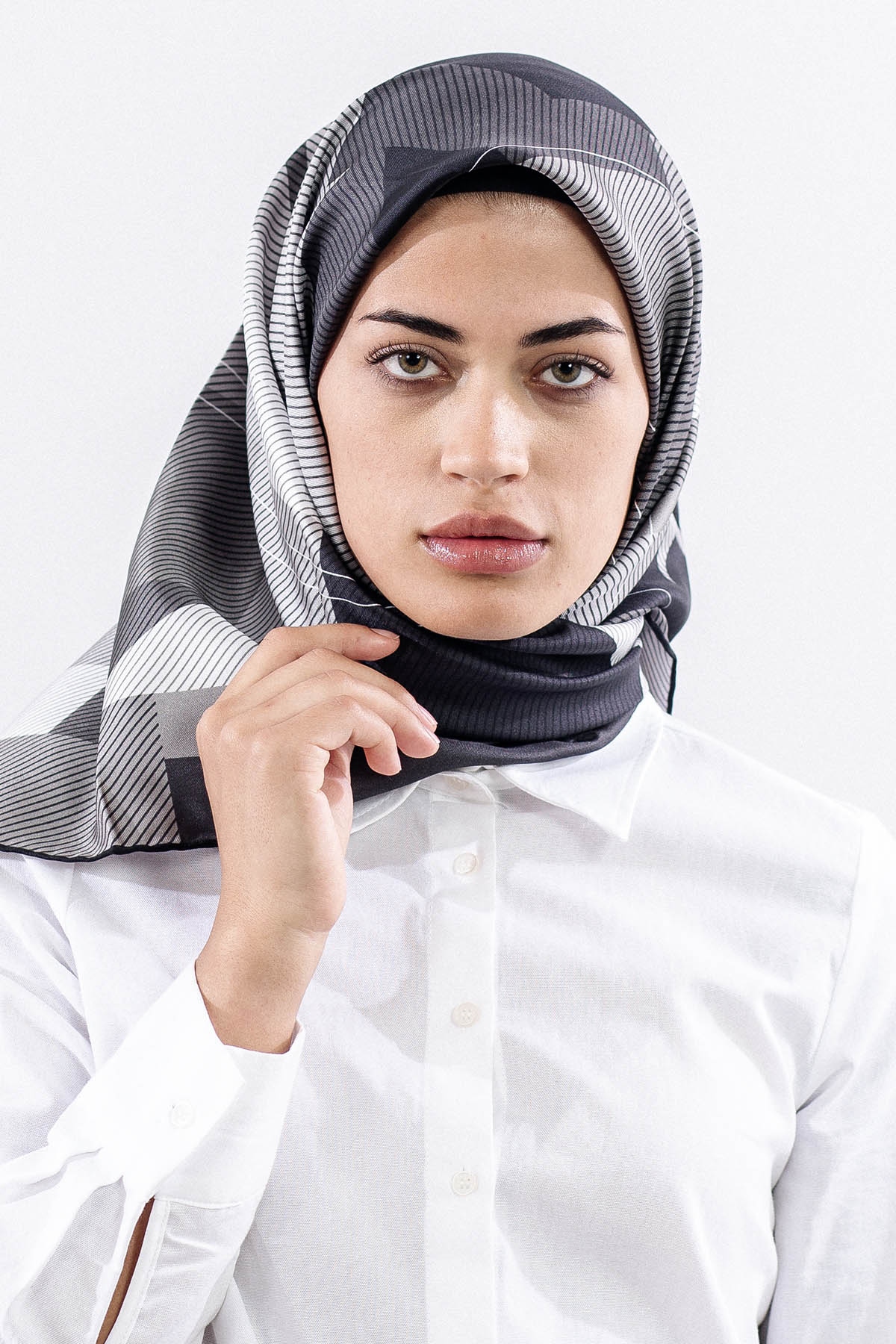 3838 İpek Eşarp 90*90 Tvıl Dokuma - Siyah_gri - 1