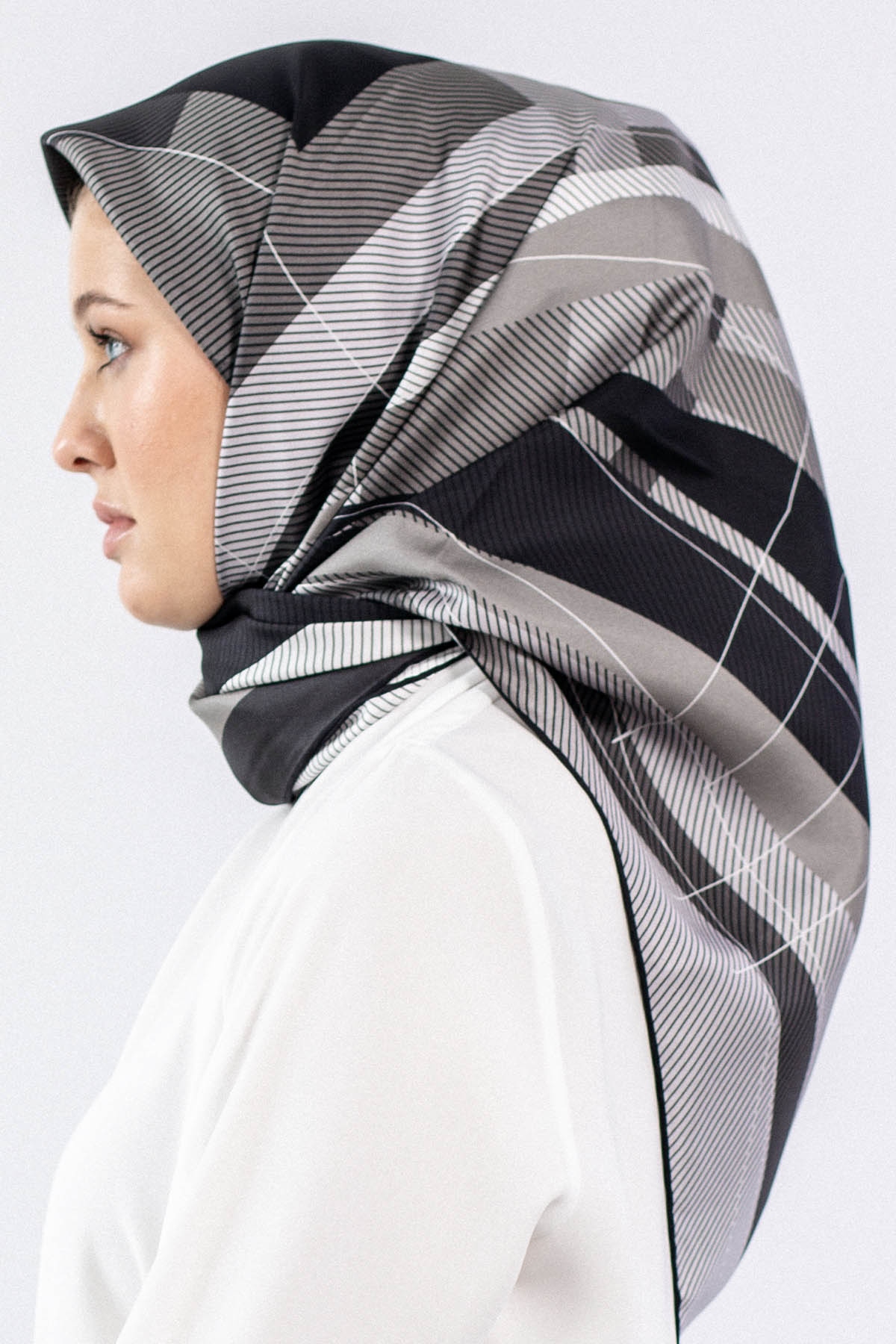 3838 İpek Eşarp - Siyah_gri - 2