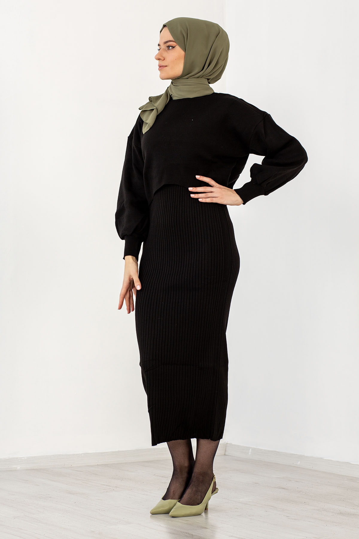 4029 Alti Duz Pileli Elbise Tek - Siyah - 4