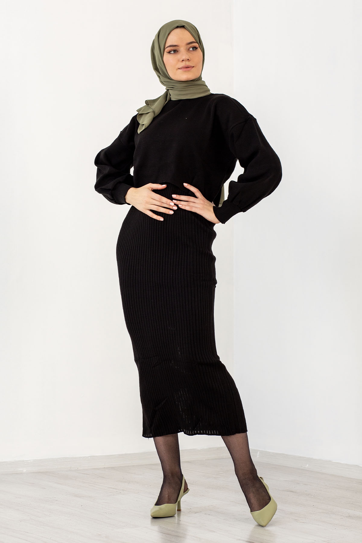 4029 Alti Duz Pileli Elbise Tek - Siyah - 5