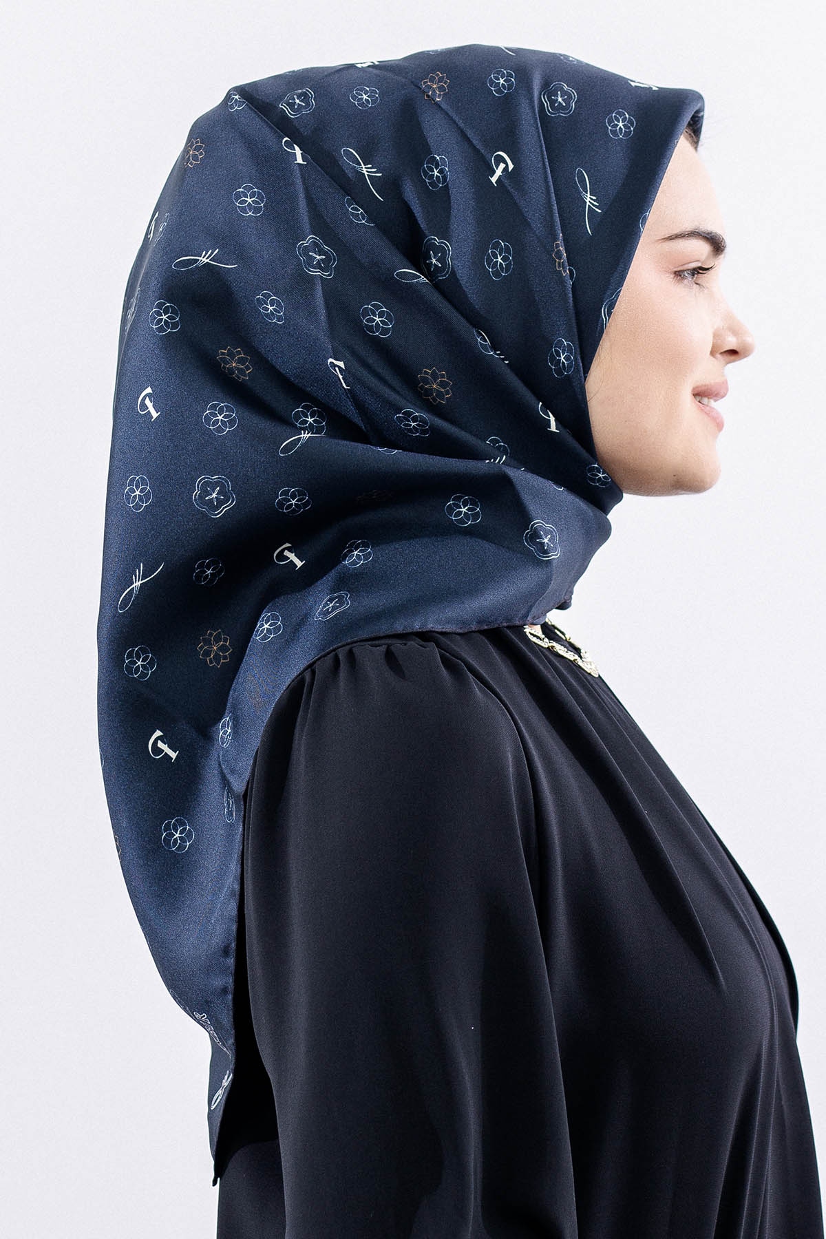 4638 Sura İpek Eşarp Logo - Lacivert_beyaz - 1