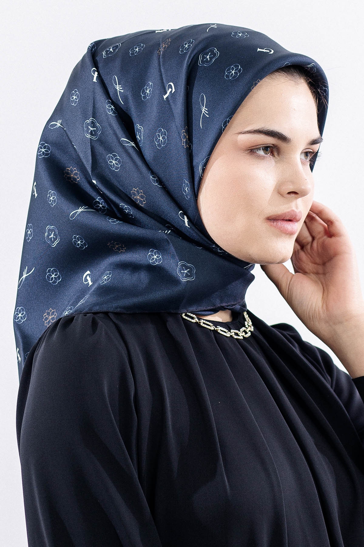 4638 Sura İpek Eşarp Logo - Lacivert_beyaz - 2