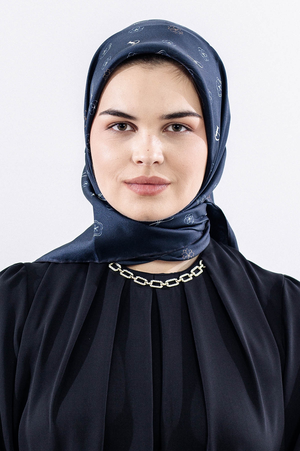 4638 Sura İpek Eşarp Logo - Lacivert_beyaz - 3