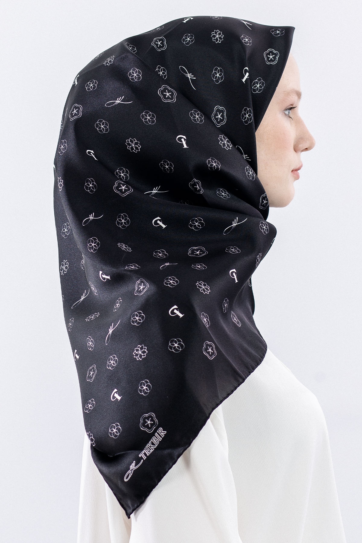 4638 Sura İpek Eşarp Logo - Siyah_beyaz - 3