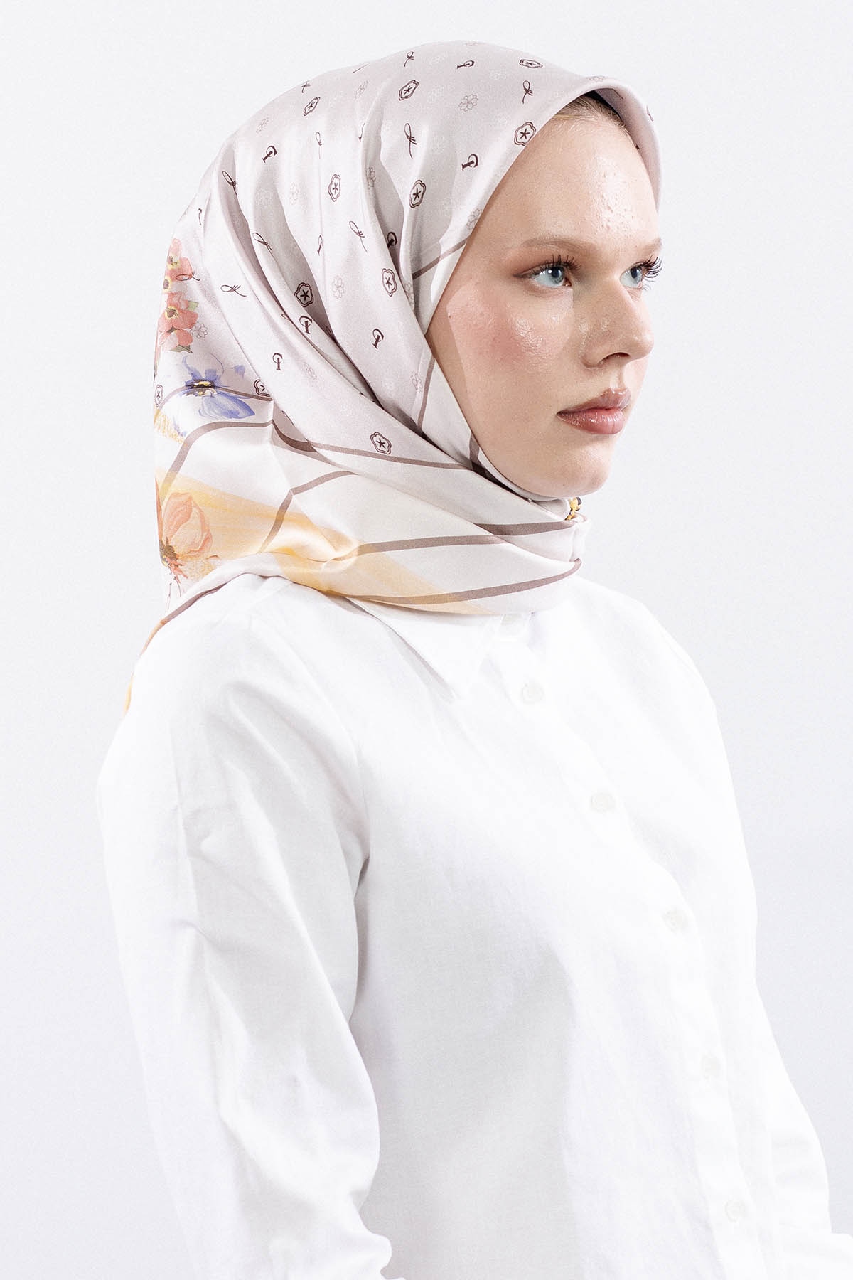 6795 İpek Eşarp 90*90 Tvil Monogram - Bej - 2