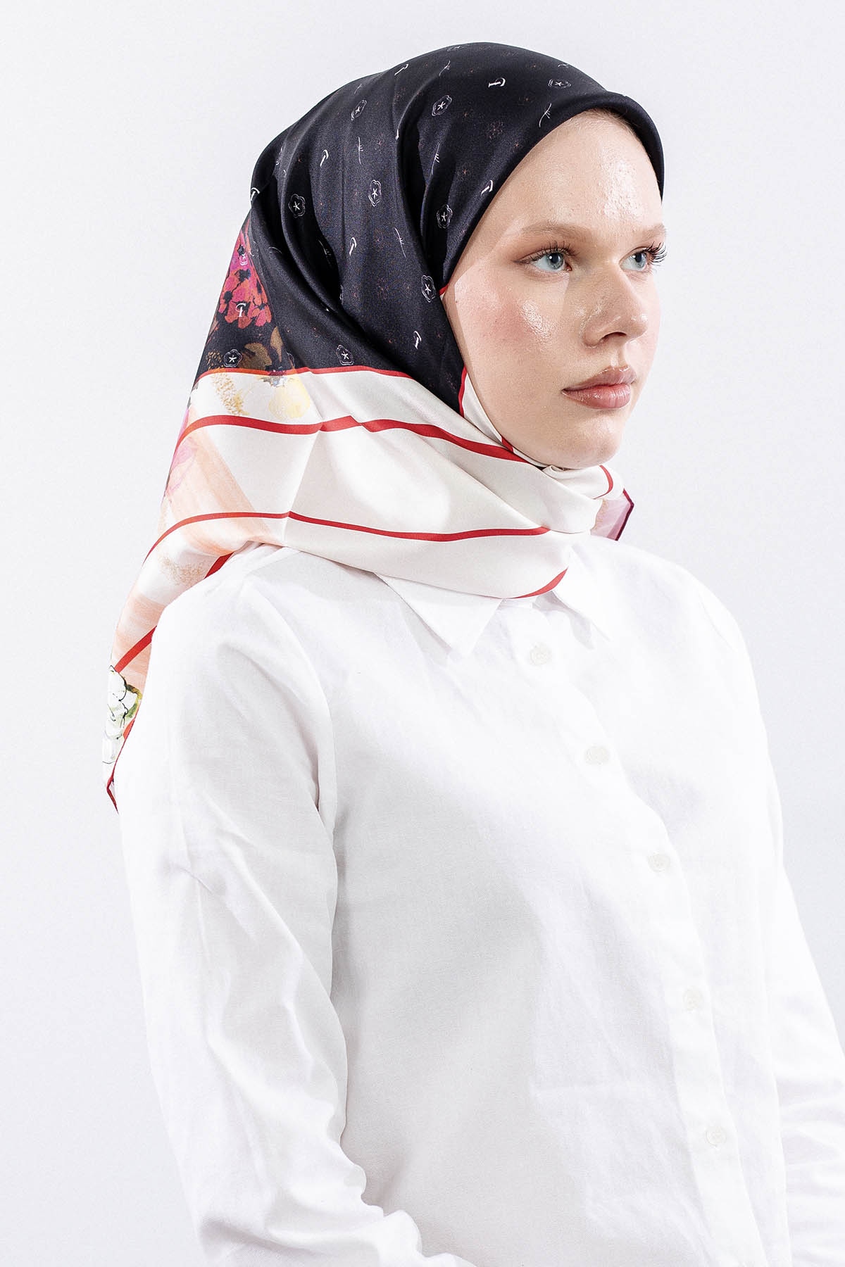 6795 İpek Eşarp 90*90 Tvil Monogram - Siyah_kirmizi - 2