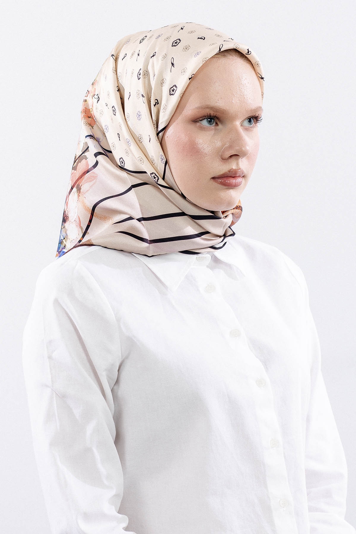 6795 İpek Eşarp 90*90 Tvil Monogram - Siyah_krem - 2