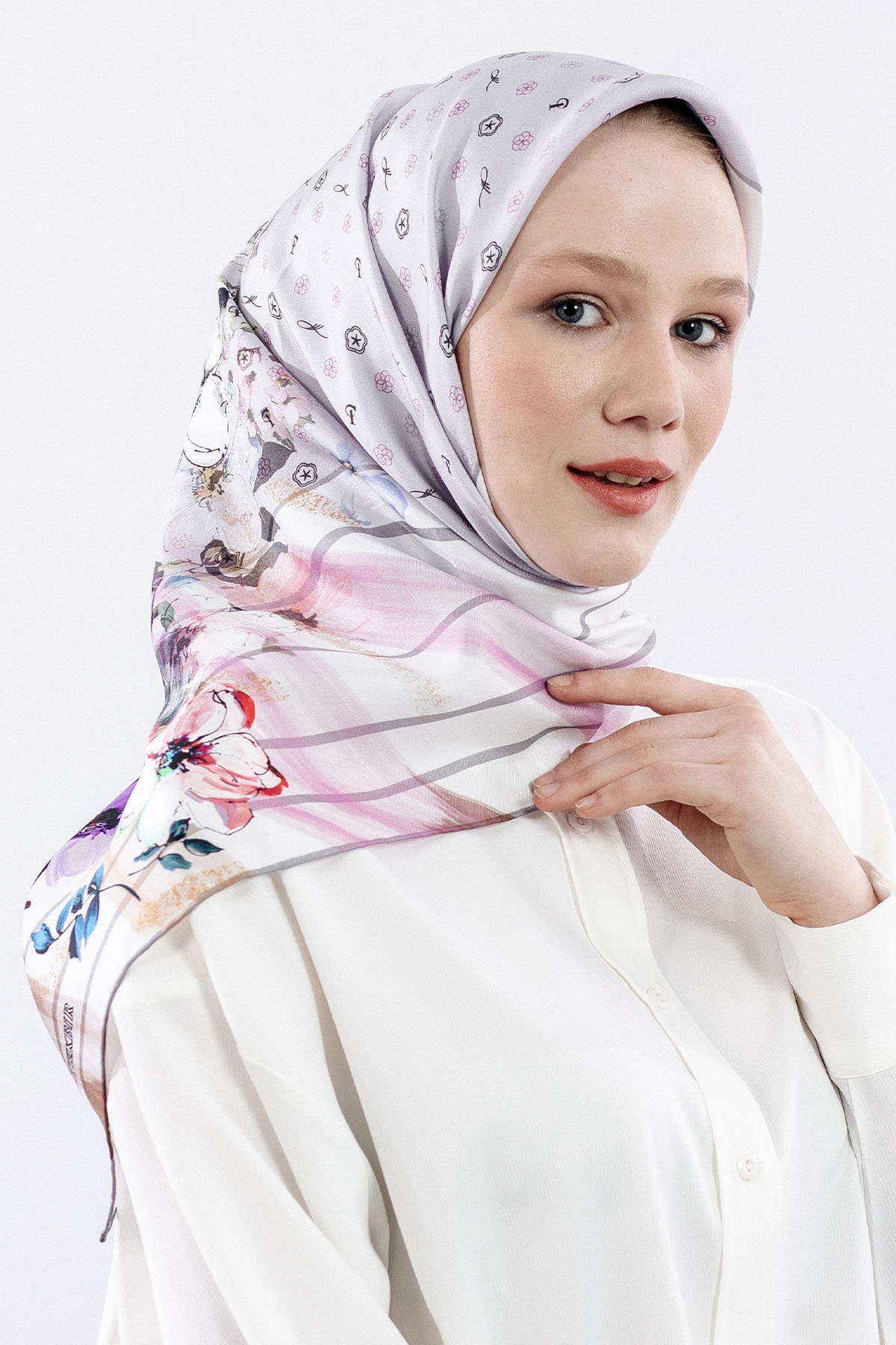 6795 Tvil İpek Eşarp Logo - Gri_lila - 2