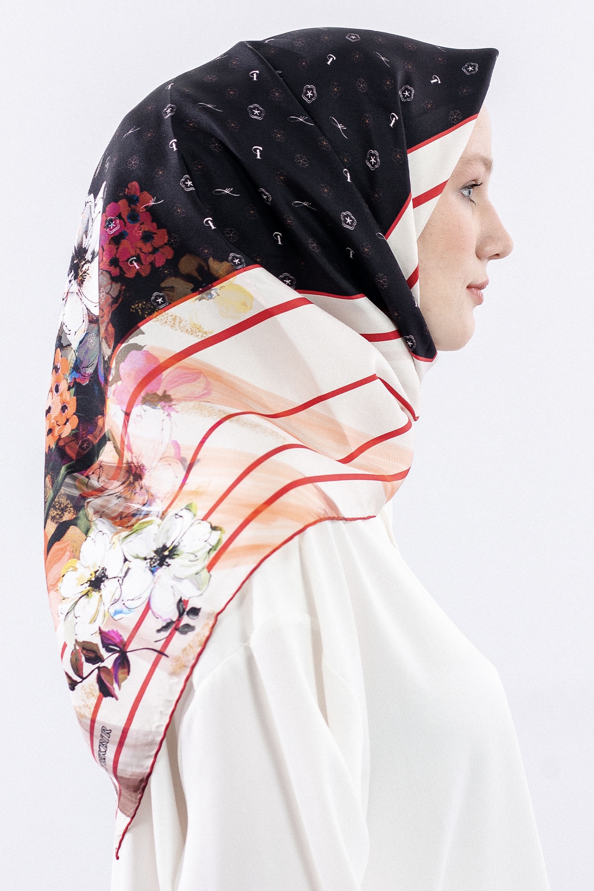 6795 Tvil İpek Eşarp Logo - Siyah_kirmizi - 3