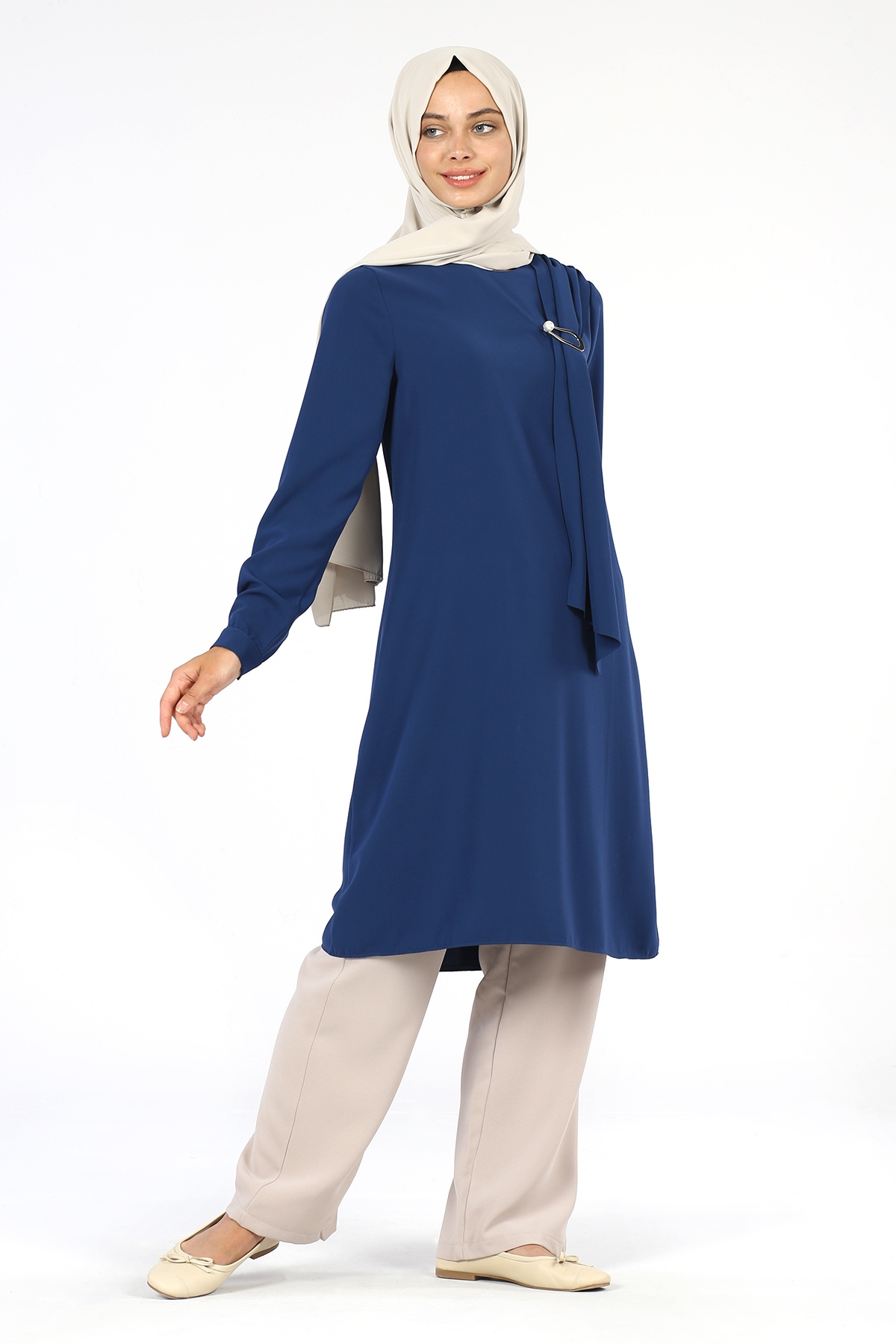 Broş Detaylı Tunik İndigo - 4