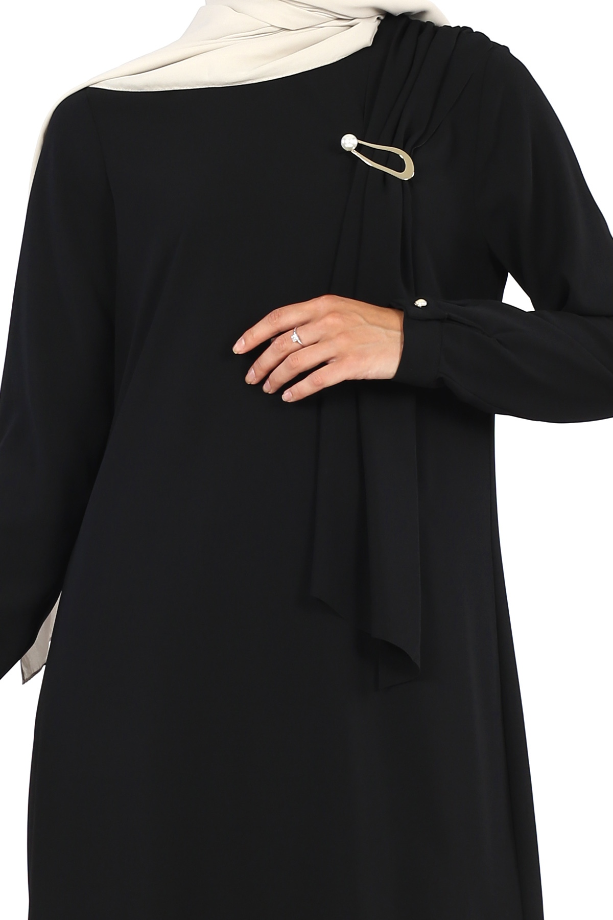 Broş Detaylı Tunik Siyah - 6