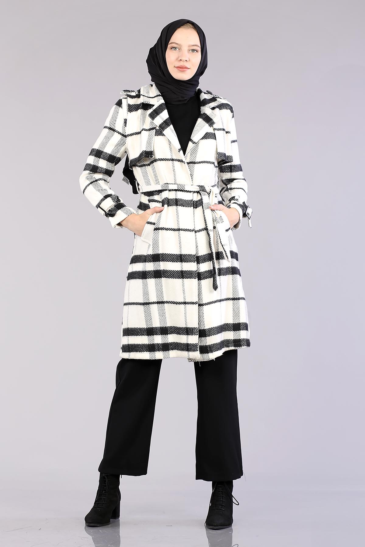 801 Kareli Kaban 38-44 - Siyah_beyaz - 1