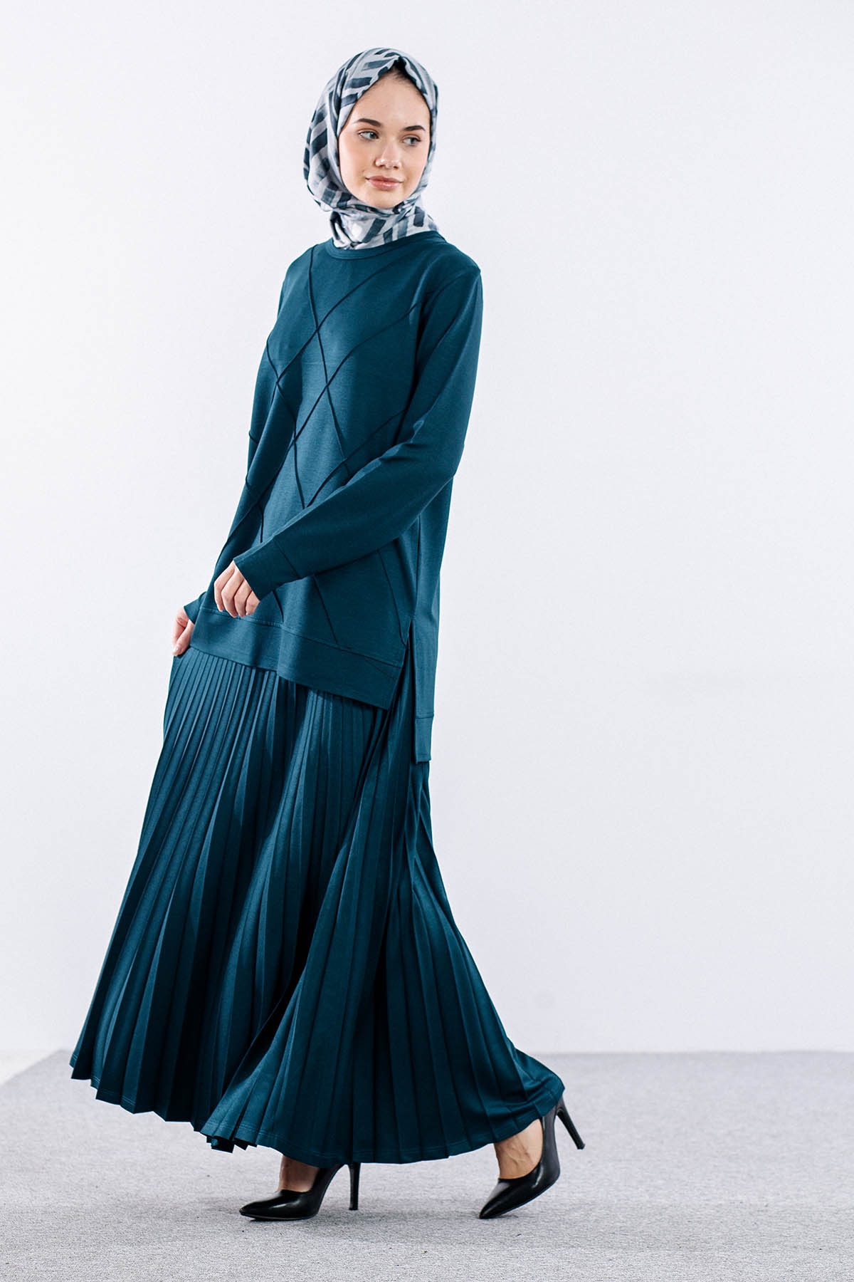 8301 E.takim 44-50 - Petrol - 4