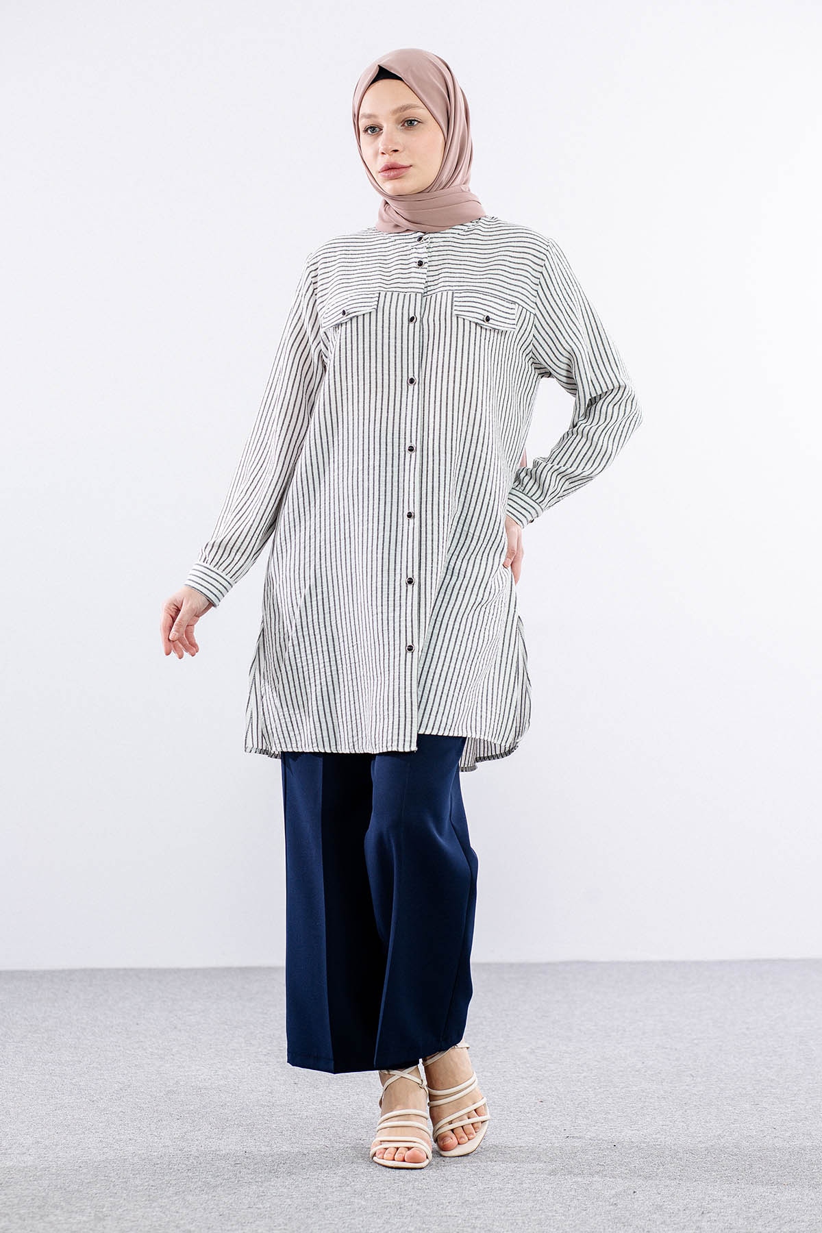 8420 Tunik 44-52 Czg - Ekru_siyah - 1