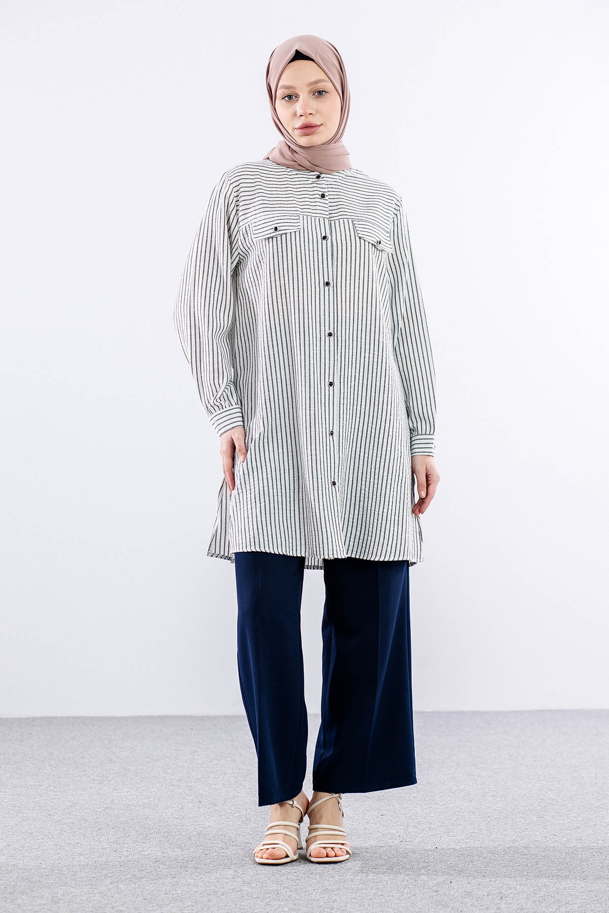 8420 Tunik 44-52 Czg - Ekru_siyah - 2