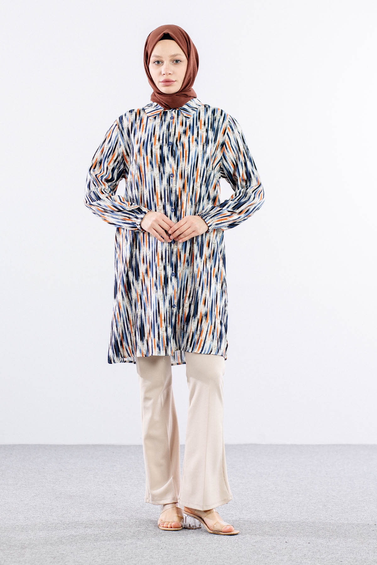 8429 Tunik 44-52 - Krem_laci - 1