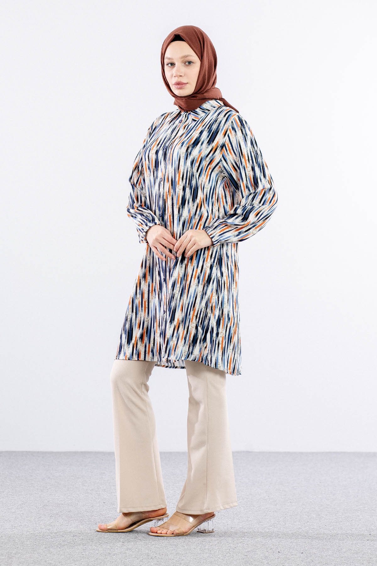 8429 Tunik 44-52 - Krem_laci - 3