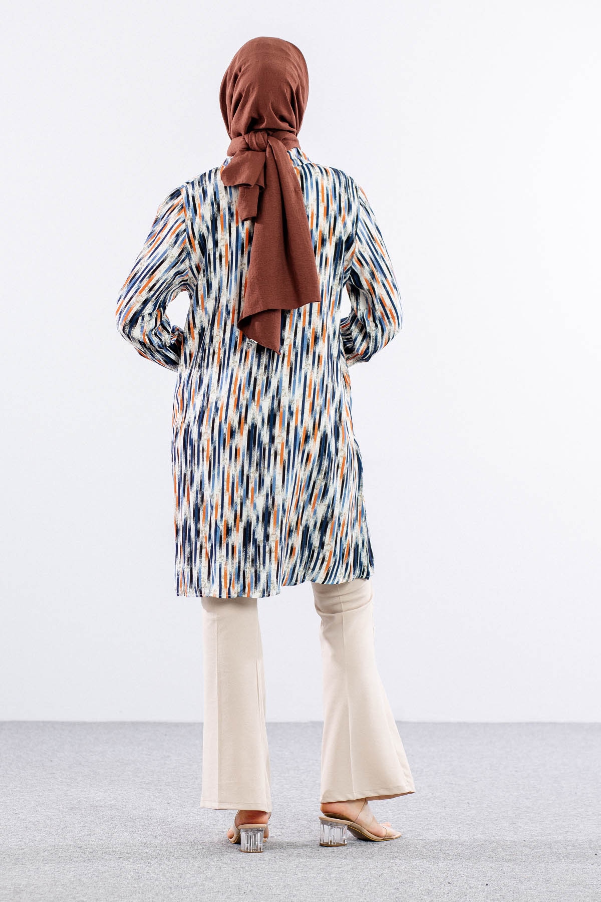 8429 Tunik 44-52 - Krem_laci - 4