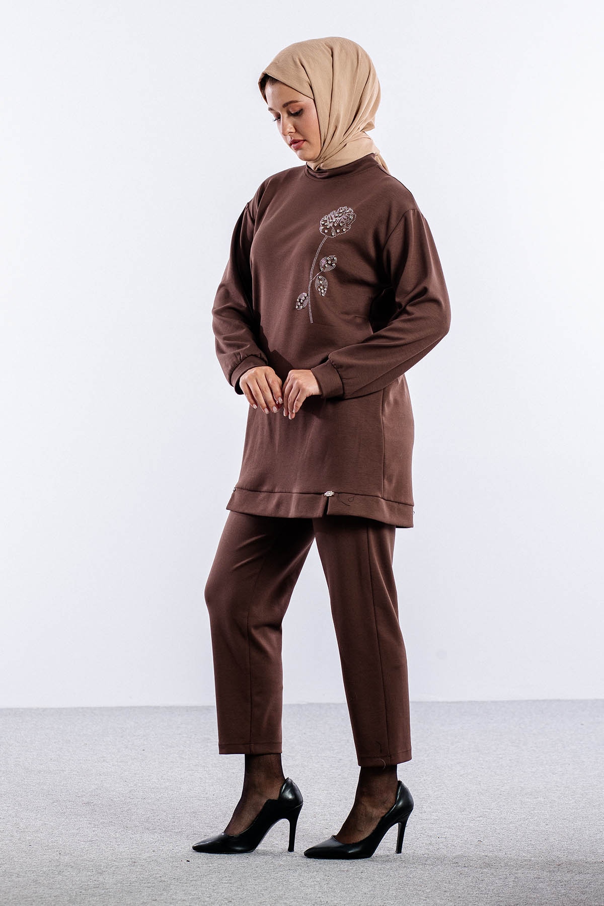 8660 Takim 38-46 Omuzda Gul Desen Tas - Kahve - 3