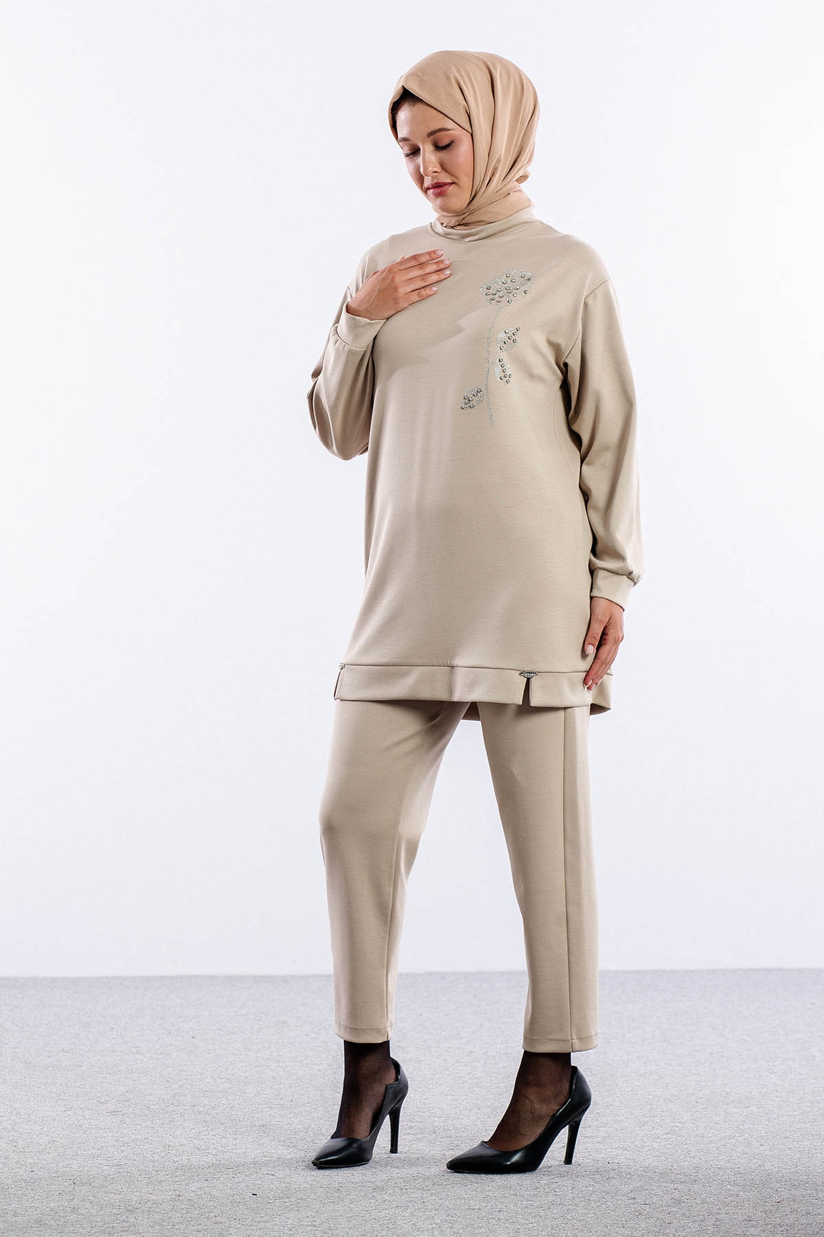 8660 Takim 38-46 Omuzda Gul Desen Tas - Tas - 2